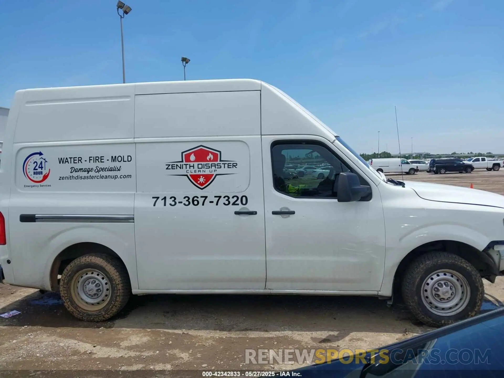 14 Photograph of a damaged car 1N6BF0LY7KN808759 NISSAN NV CARGO NV2500 HD 2019