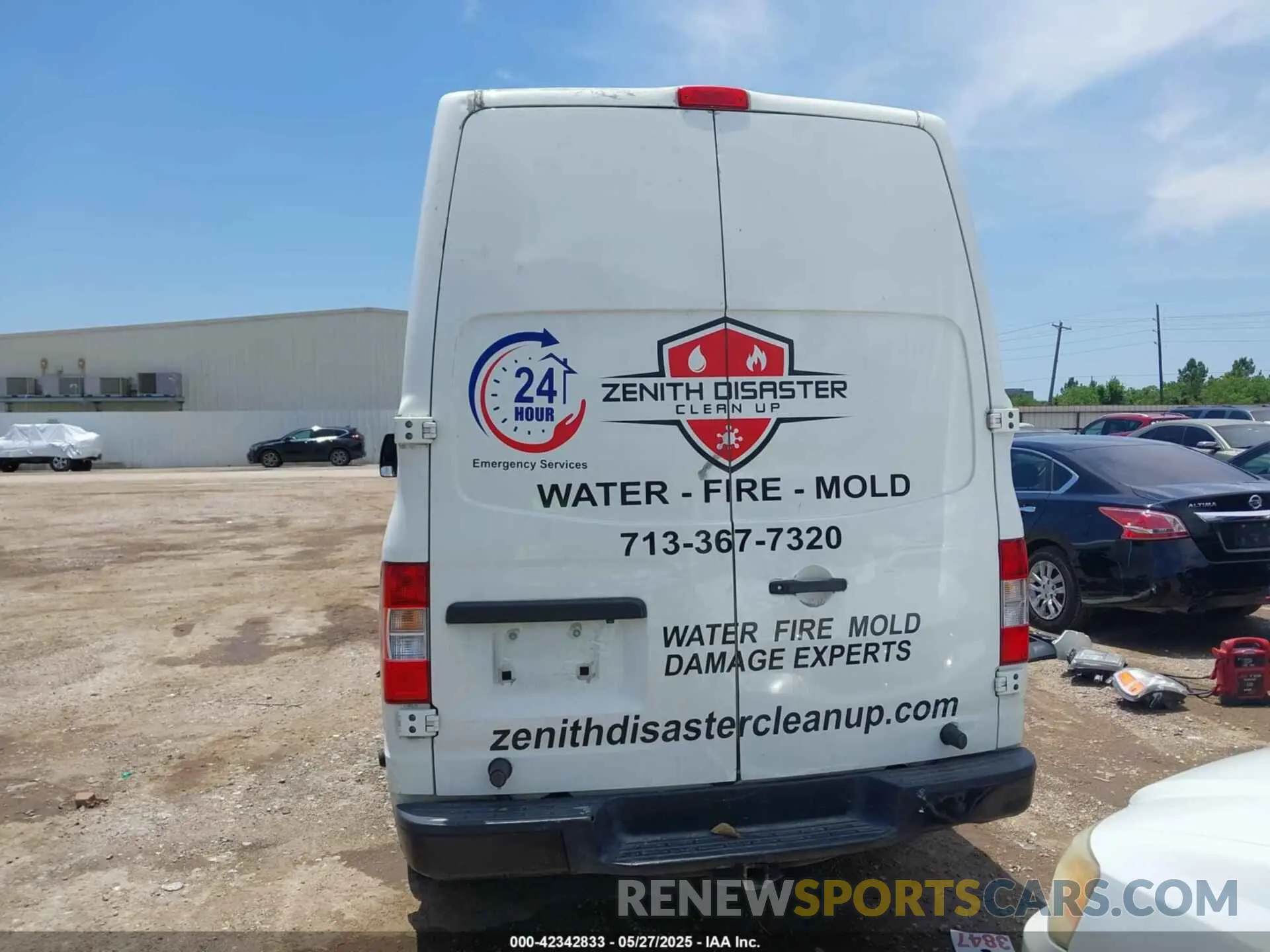 17 Photograph of a damaged car 1N6BF0LY7KN808759 NISSAN NV CARGO NV2500 HD 2019