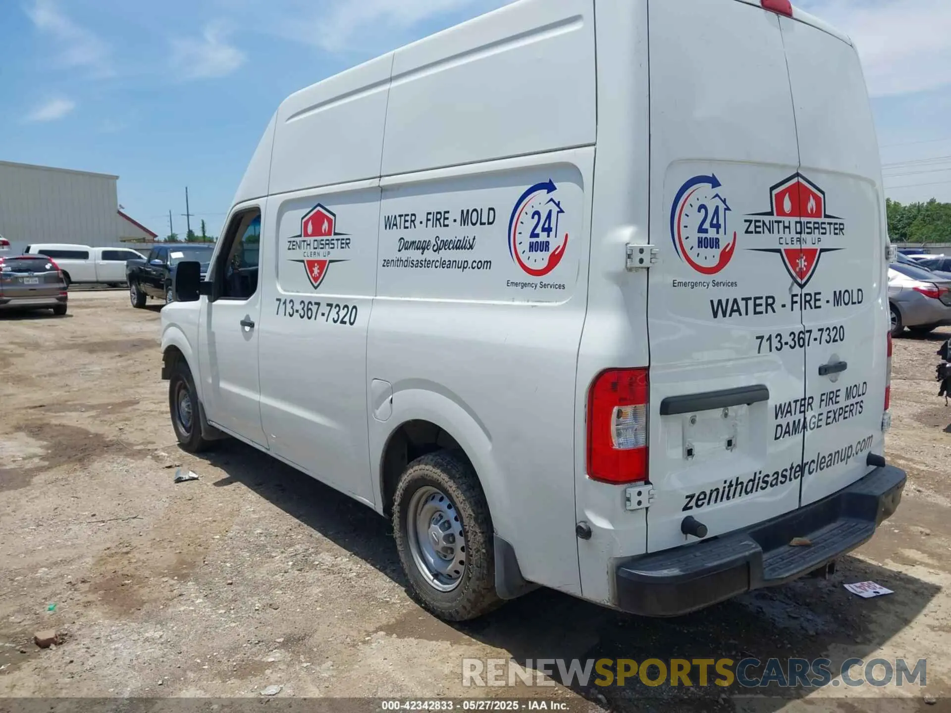 3 Photograph of a damaged car 1N6BF0LY7KN808759 NISSAN NV CARGO NV2500 HD 2019
