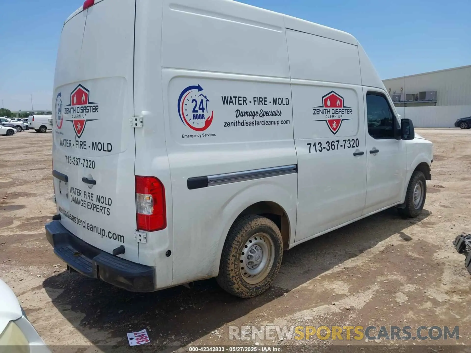 4 Photograph of a damaged car 1N6BF0LY7KN808759 NISSAN NV CARGO NV2500 HD 2019