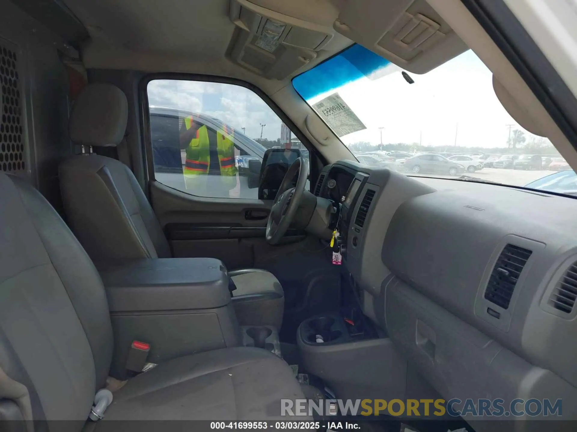 5 Photograph of a damaged car 1N6AF0KY9LN804355 NISSAN NV CARGO NV2500 HD 2020