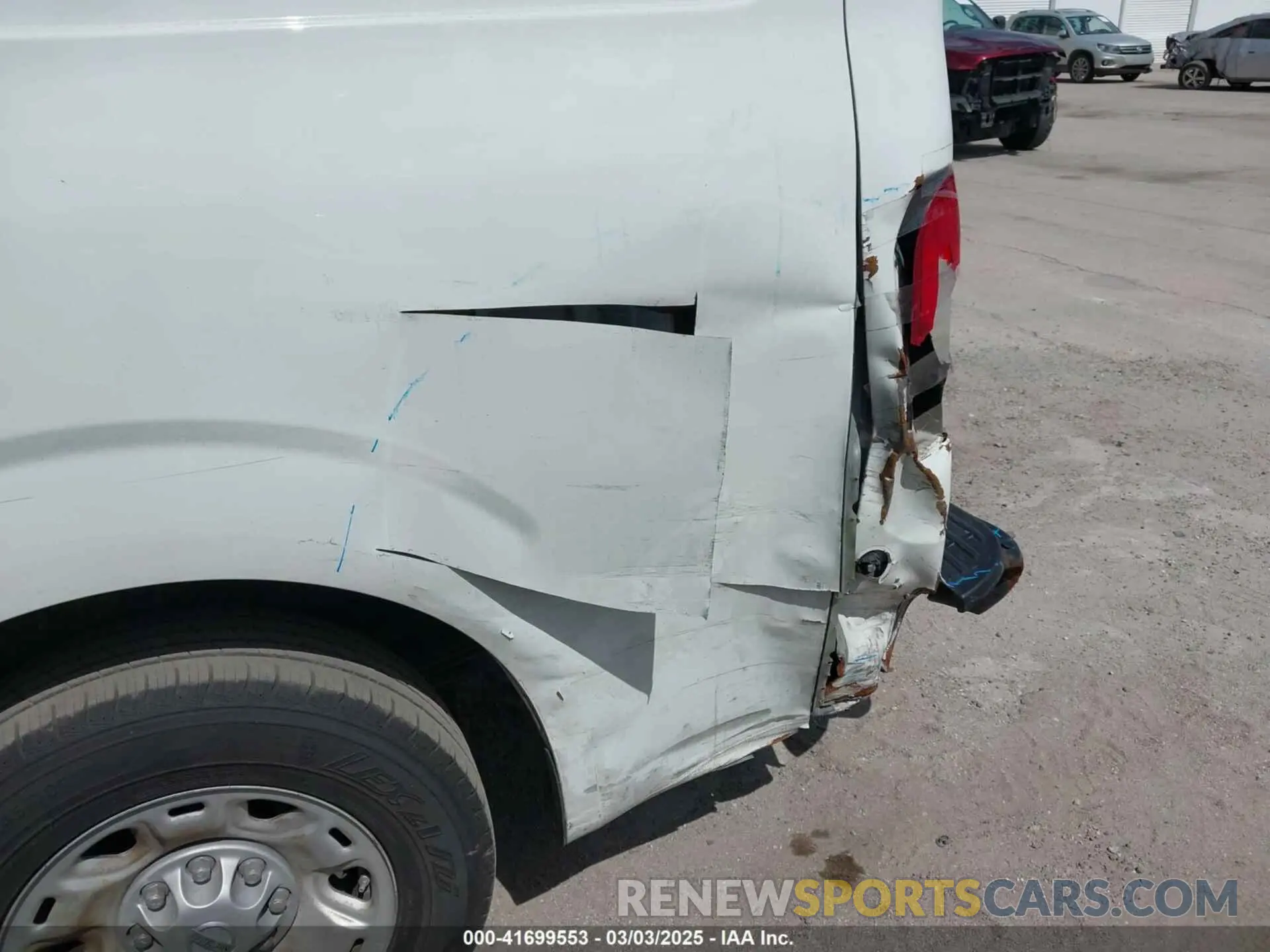 6 Photograph of a damaged car 1N6AF0KY9LN804355 NISSAN NV CARGO NV2500 HD 2020