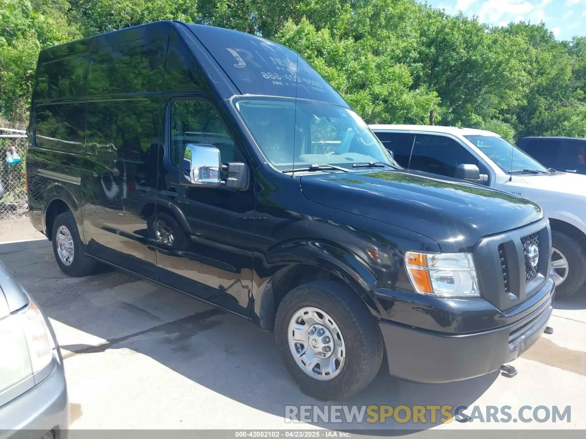 1 Photograph of a damaged car 1N6AF0LYXLN801589 NISSAN NV CARGO NV2500 HD 2020