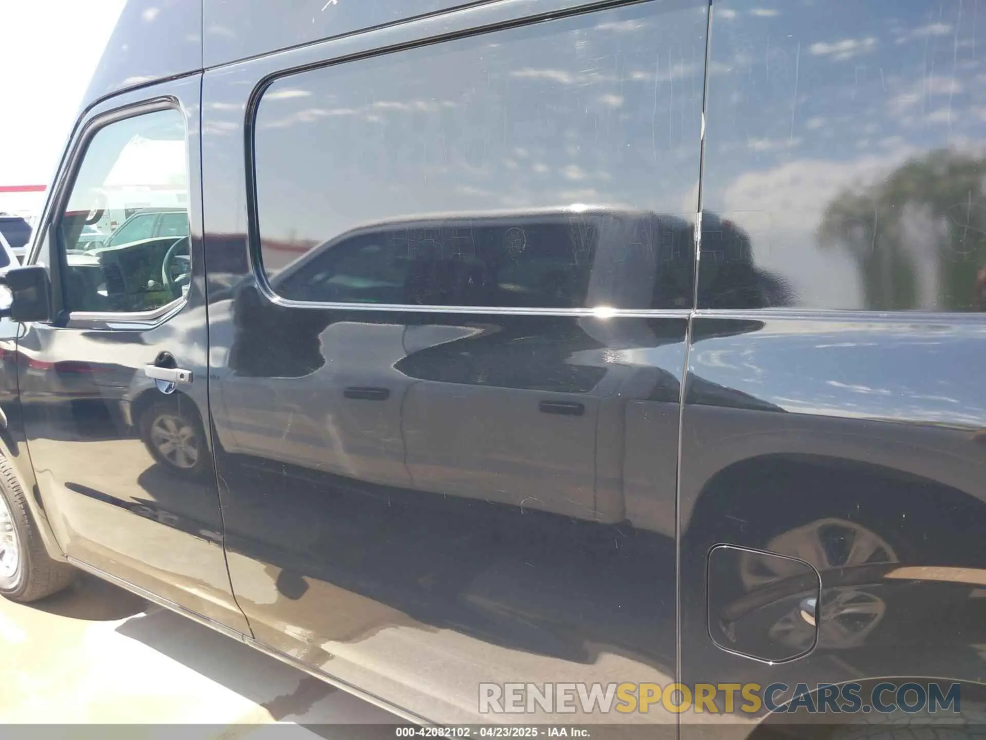 14 Photograph of a damaged car 1N6AF0LYXLN801589 NISSAN NV CARGO NV2500 HD 2020