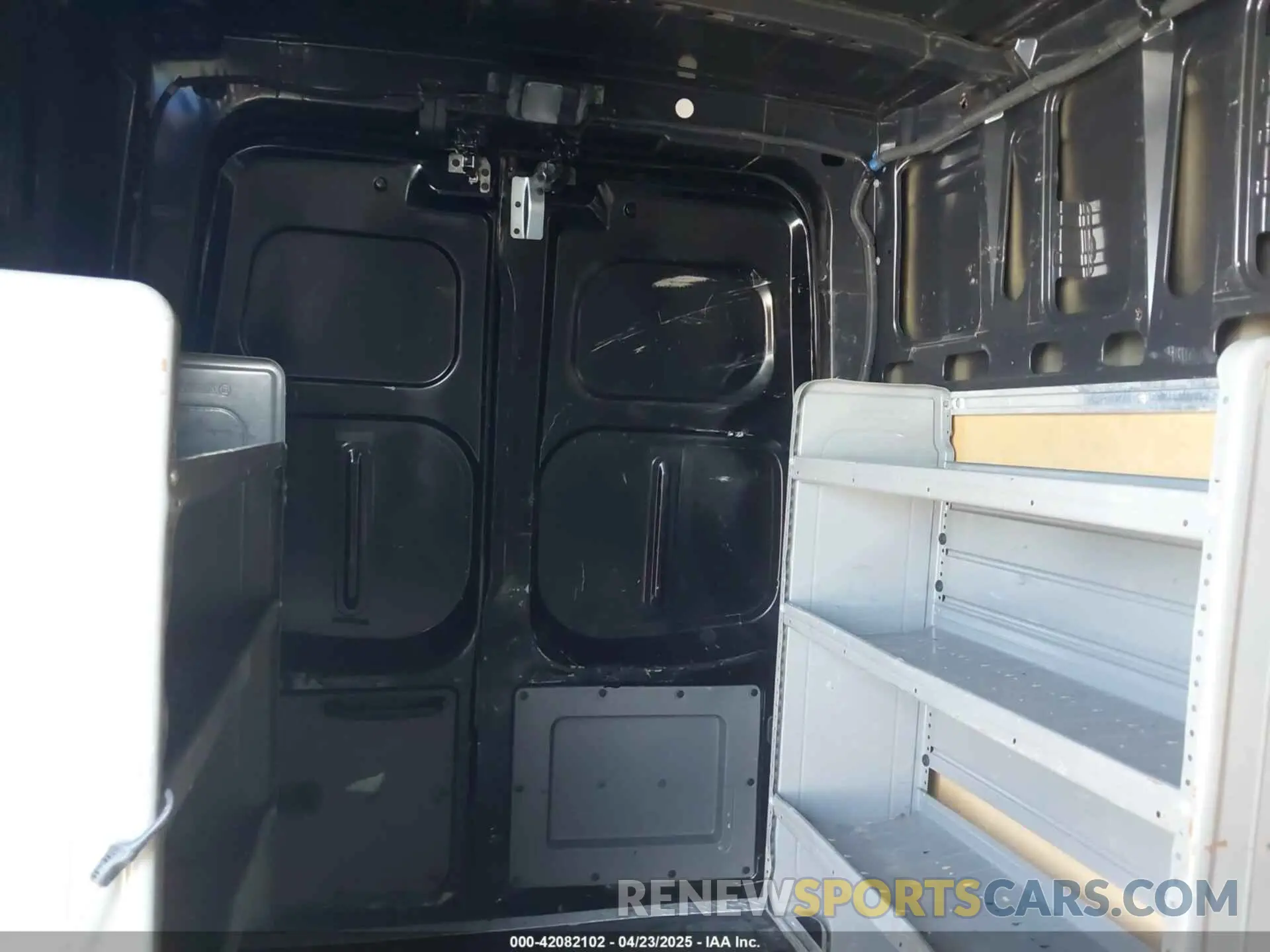 19 Photograph of a damaged car 1N6AF0LYXLN801589 NISSAN NV CARGO NV2500 HD 2020