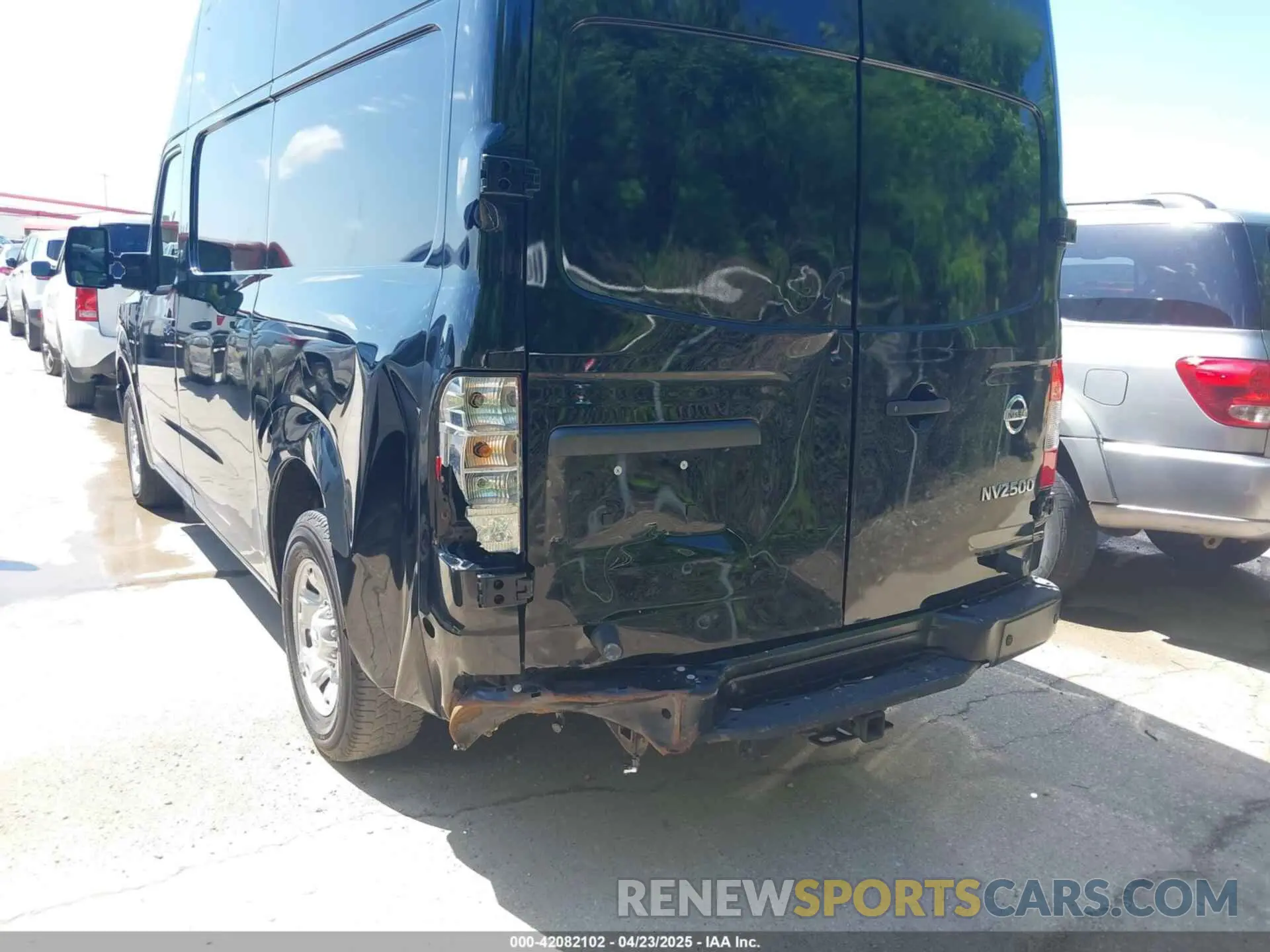 6 Photograph of a damaged car 1N6AF0LYXLN801589 NISSAN NV CARGO NV2500 HD 2020