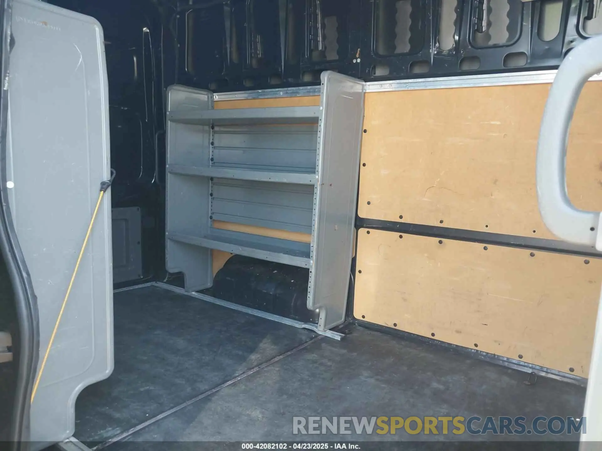 8 Photograph of a damaged car 1N6AF0LYXLN801589 NISSAN NV CARGO NV2500 HD 2020