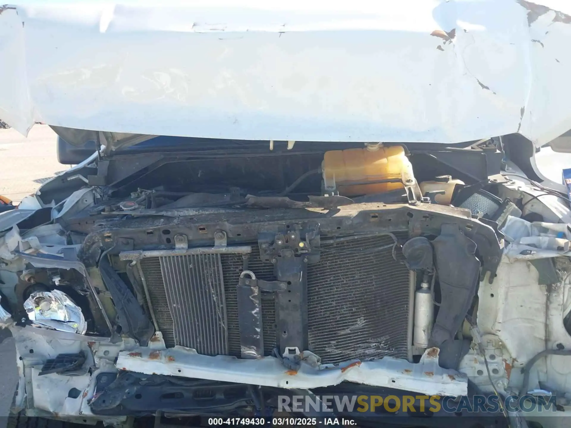 10 Photograph of a damaged car 1N6BF0KY4LN810374 NISSAN NV CARGO NV2500 HD 2020
