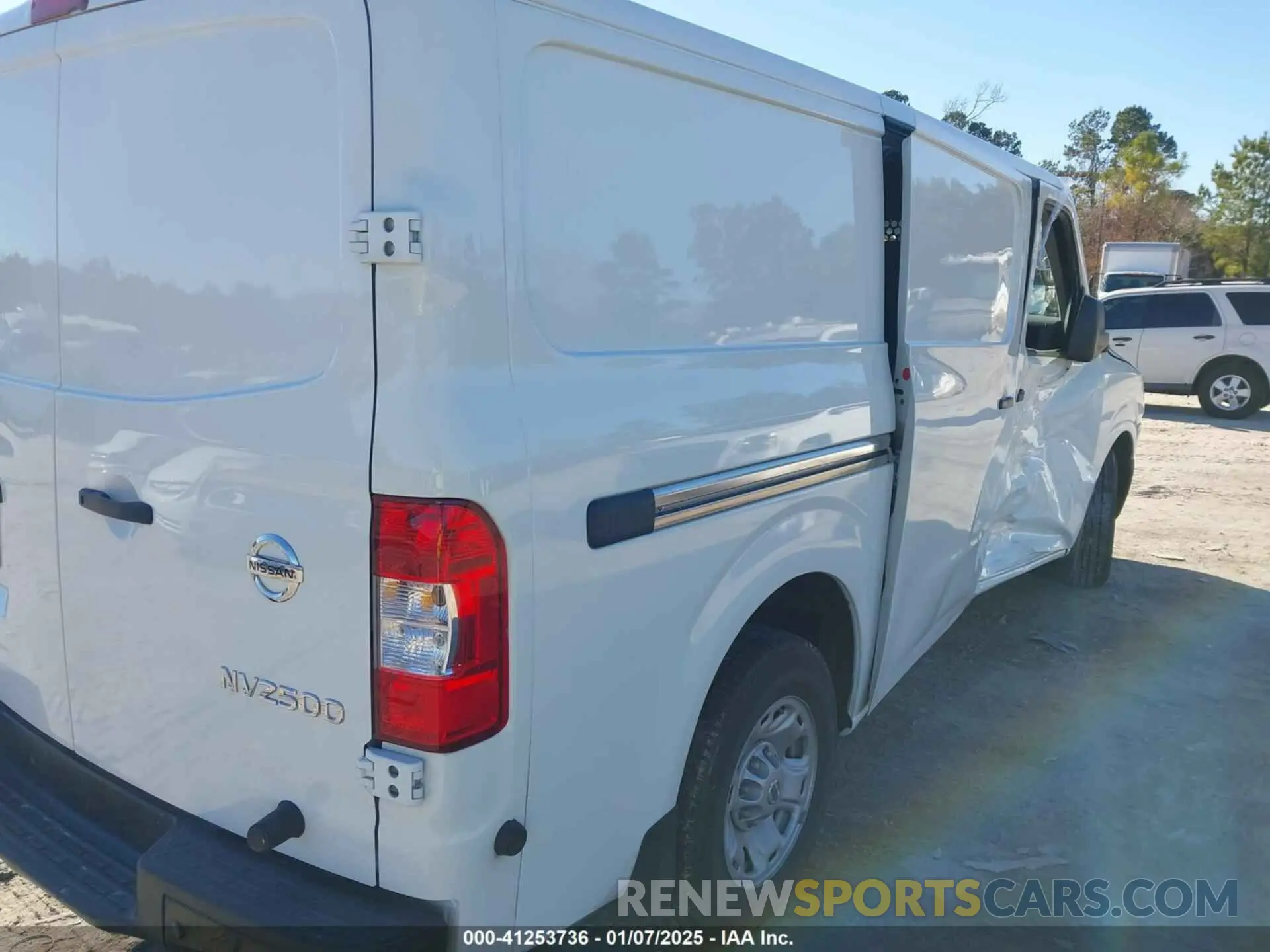 12 Photograph of a damaged car 1N6BF0KY5LN807208 NISSAN NV CARGO NV2500 HD 2020