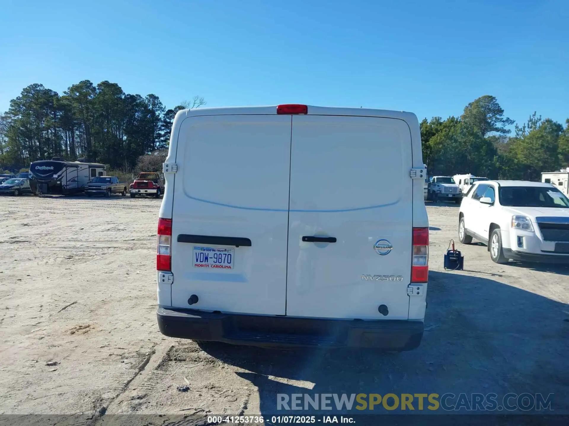 17 Photograph of a damaged car 1N6BF0KY5LN807208 NISSAN NV CARGO NV2500 HD 2020