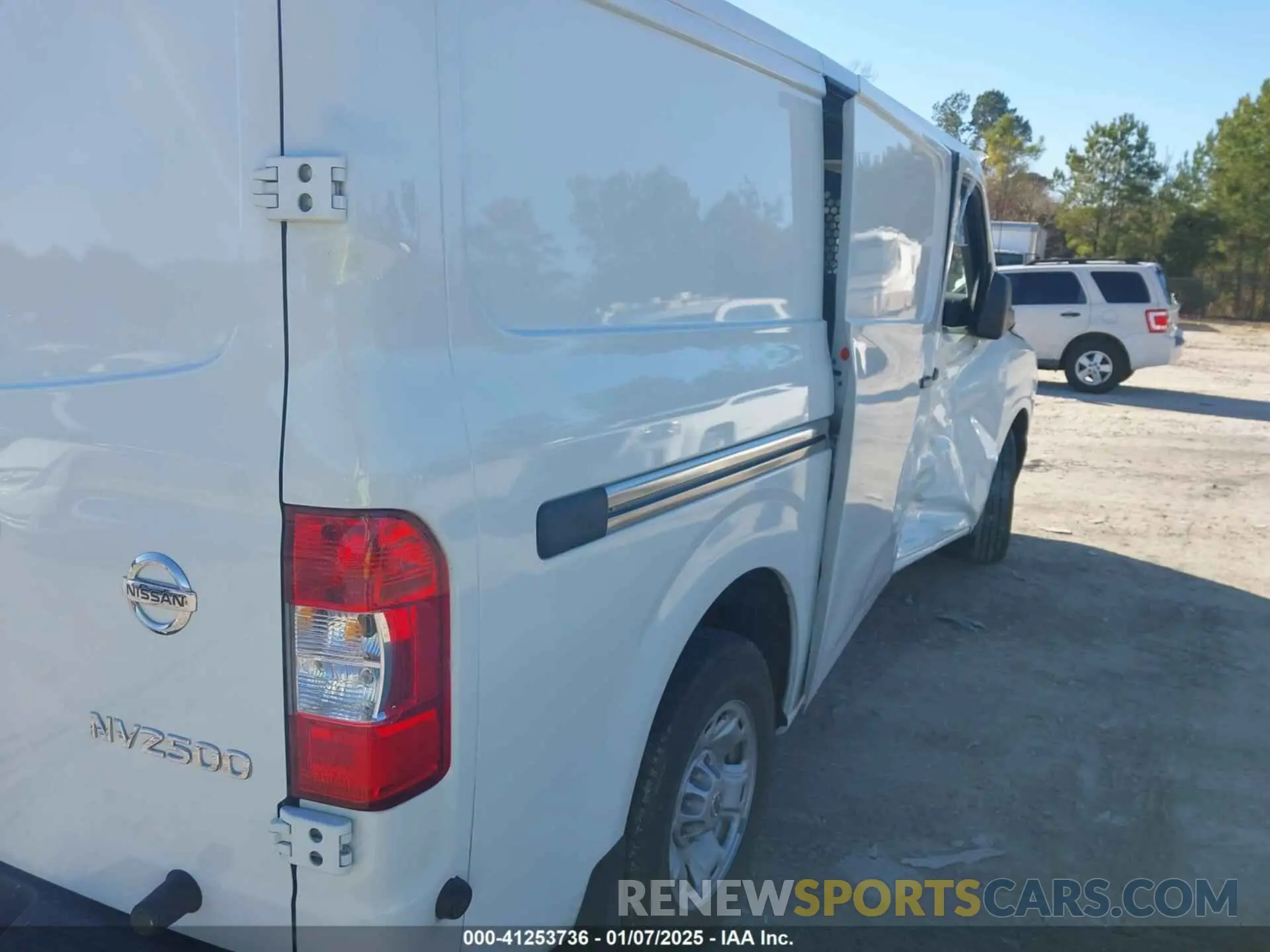 18 Photograph of a damaged car 1N6BF0KY5LN807208 NISSAN NV CARGO NV2500 HD 2020