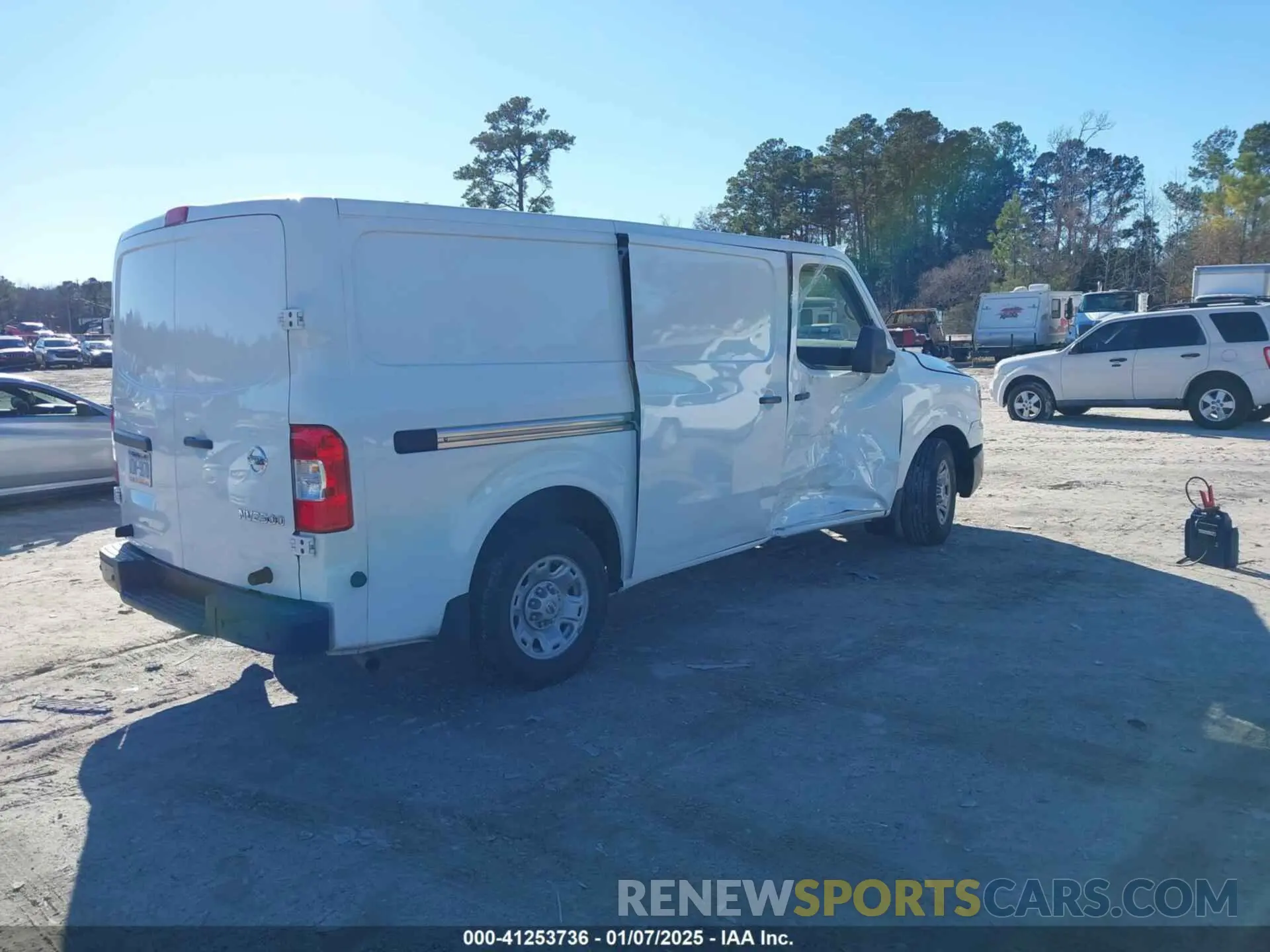 4 Photograph of a damaged car 1N6BF0KY5LN807208 NISSAN NV CARGO NV2500 HD 2020