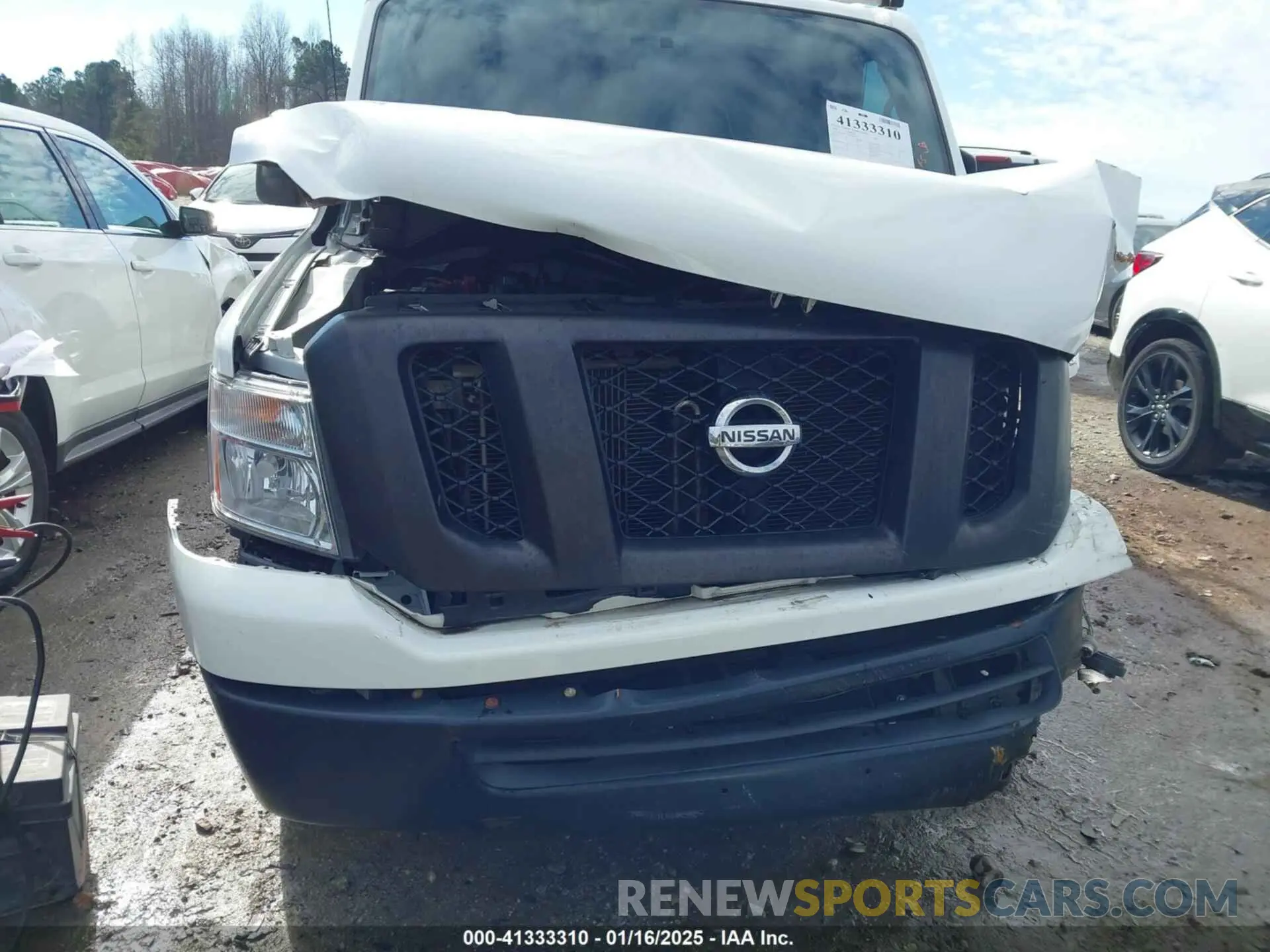 18 Photograph of a damaged car 1N6BF0KY8LN811060 NISSAN NV CARGO NV2500 HD 2020