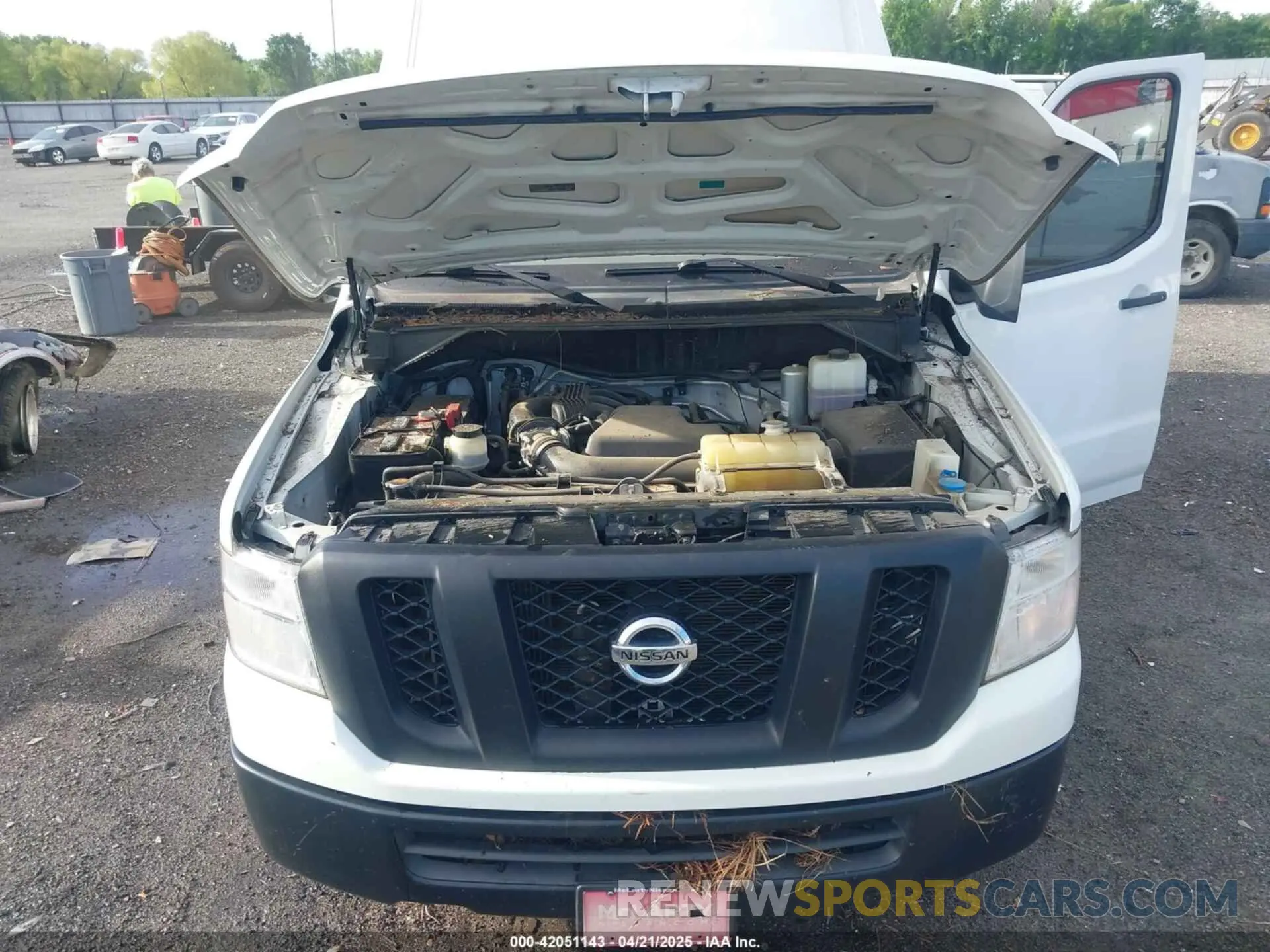 10 Photograph of a damaged car 1N6BF0LY5LN810818 NISSAN NV CARGO NV2500 HD 2020