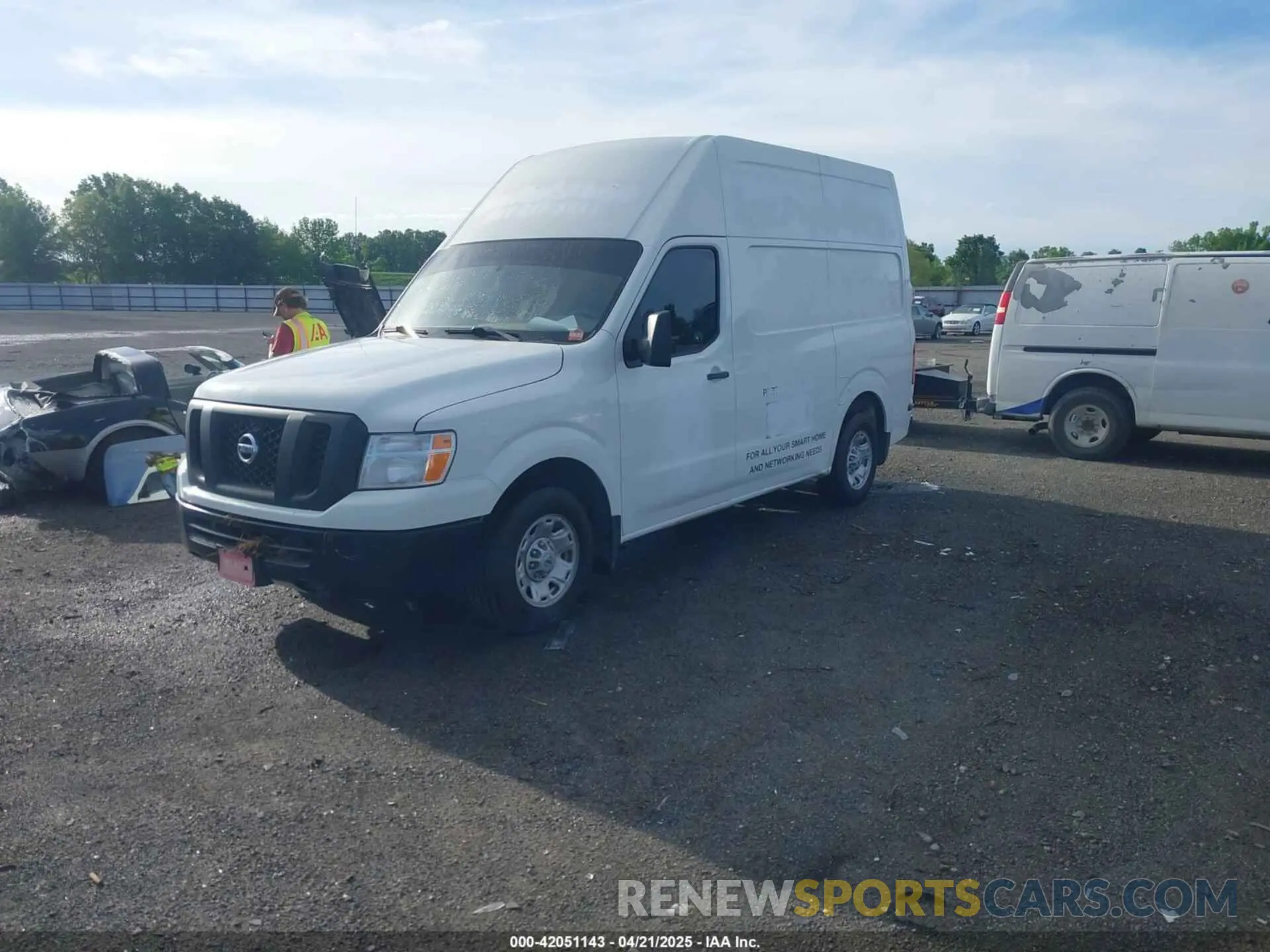 2 Photograph of a damaged car 1N6BF0LY5LN810818 NISSAN NV CARGO NV2500 HD 2020