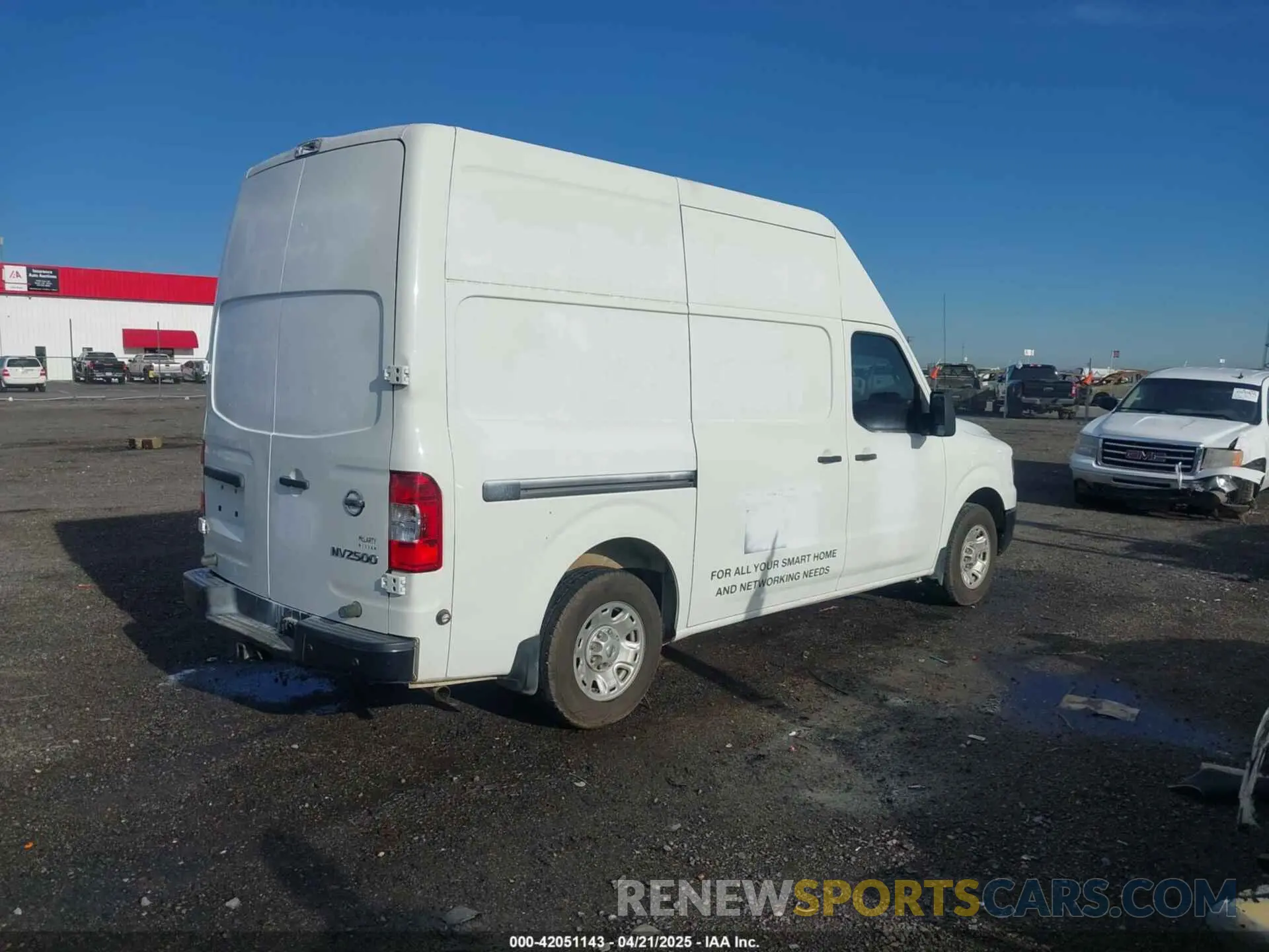 4 Photograph of a damaged car 1N6BF0LY5LN810818 NISSAN NV CARGO NV2500 HD 2020