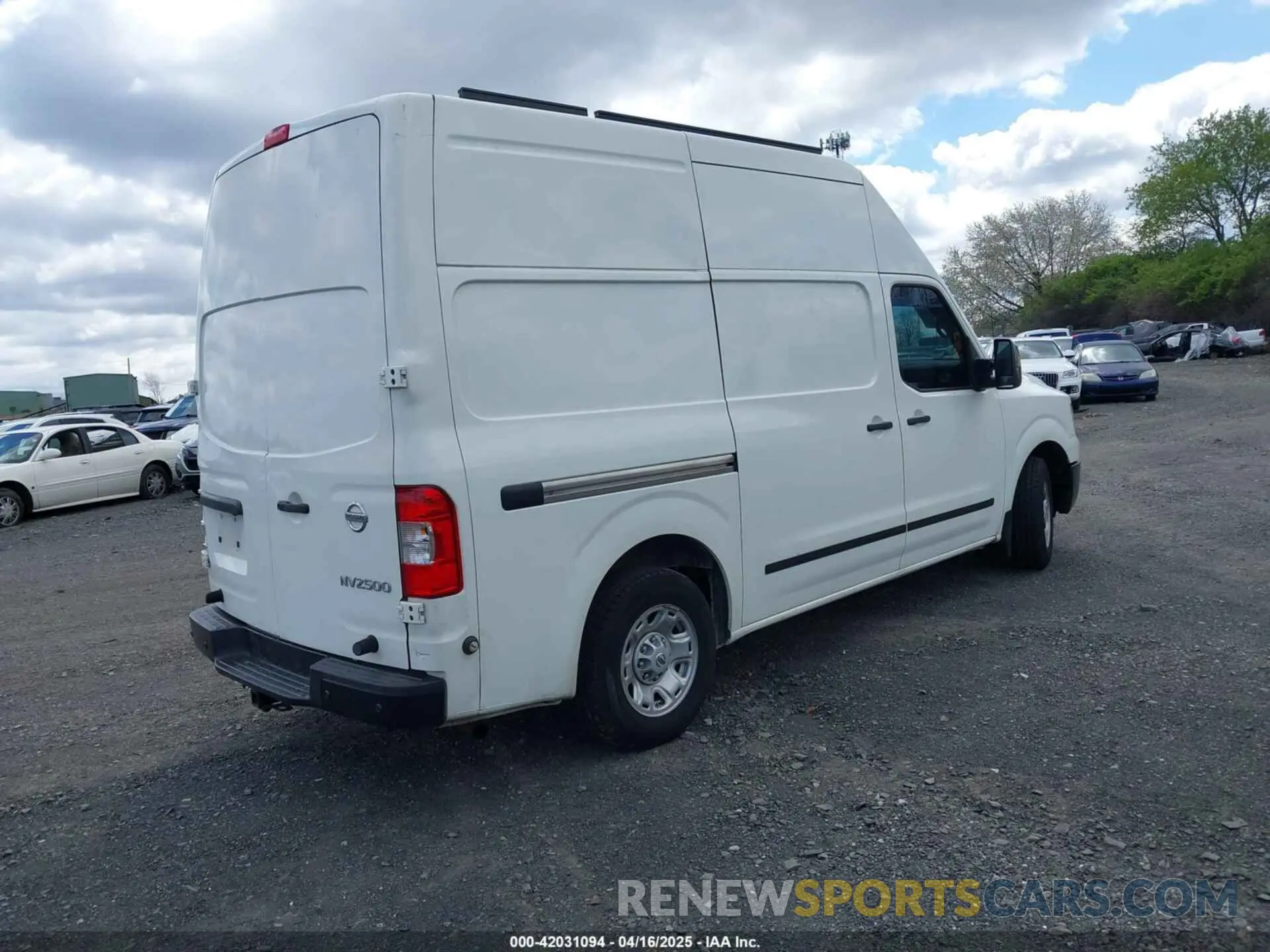 4 Photograph of a damaged car 1N6AF0LY2MN800907 NISSAN NV CARGO NV2500 HD 2021