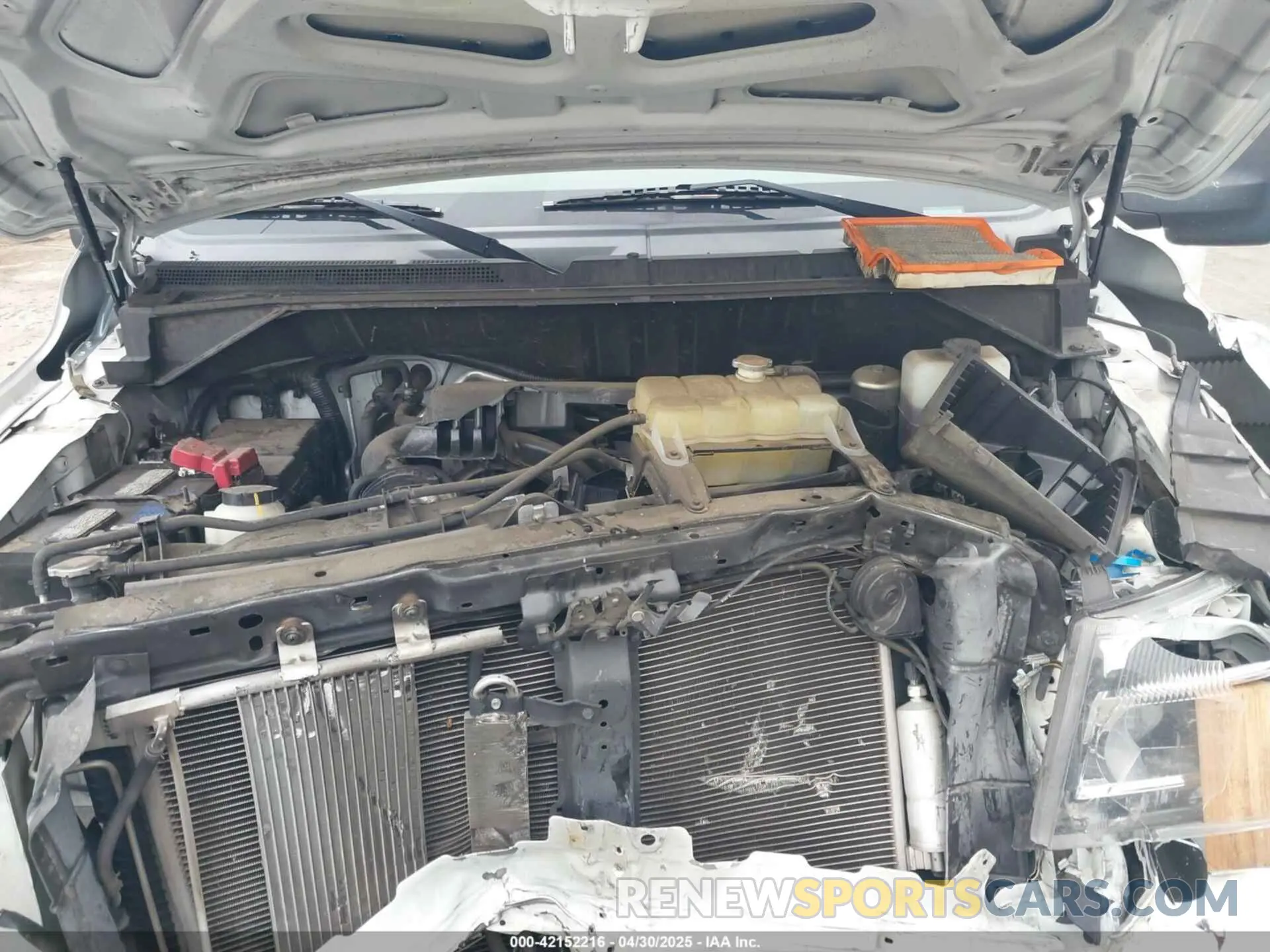 10 Photograph of a damaged car 1N6BF0KYXMN805682 NISSAN NV CARGO NV2500 HD 2021