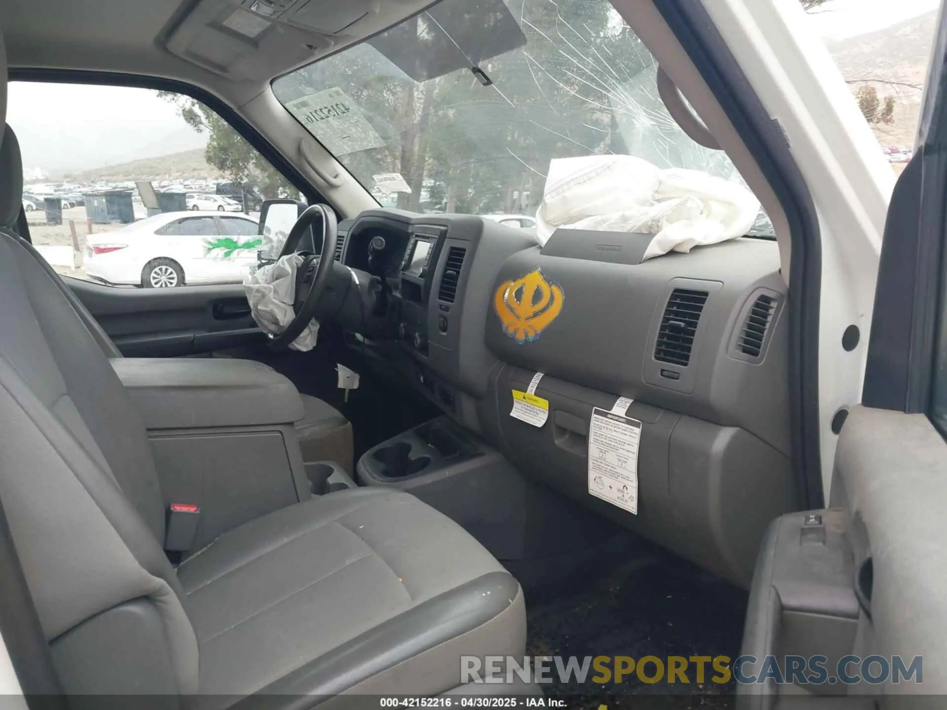 5 Photograph of a damaged car 1N6BF0KYXMN805682 NISSAN NV CARGO NV2500 HD 2021