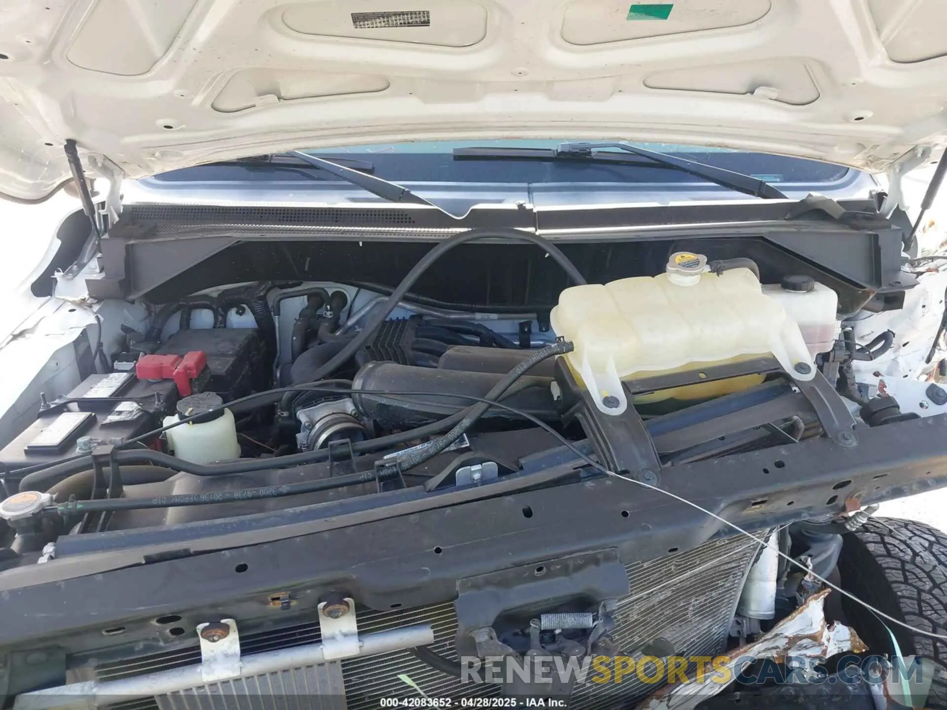 10 Photograph of a damaged car 1N6BF0LY2MN803410 NISSAN NV CARGO NV2500 HD 2021