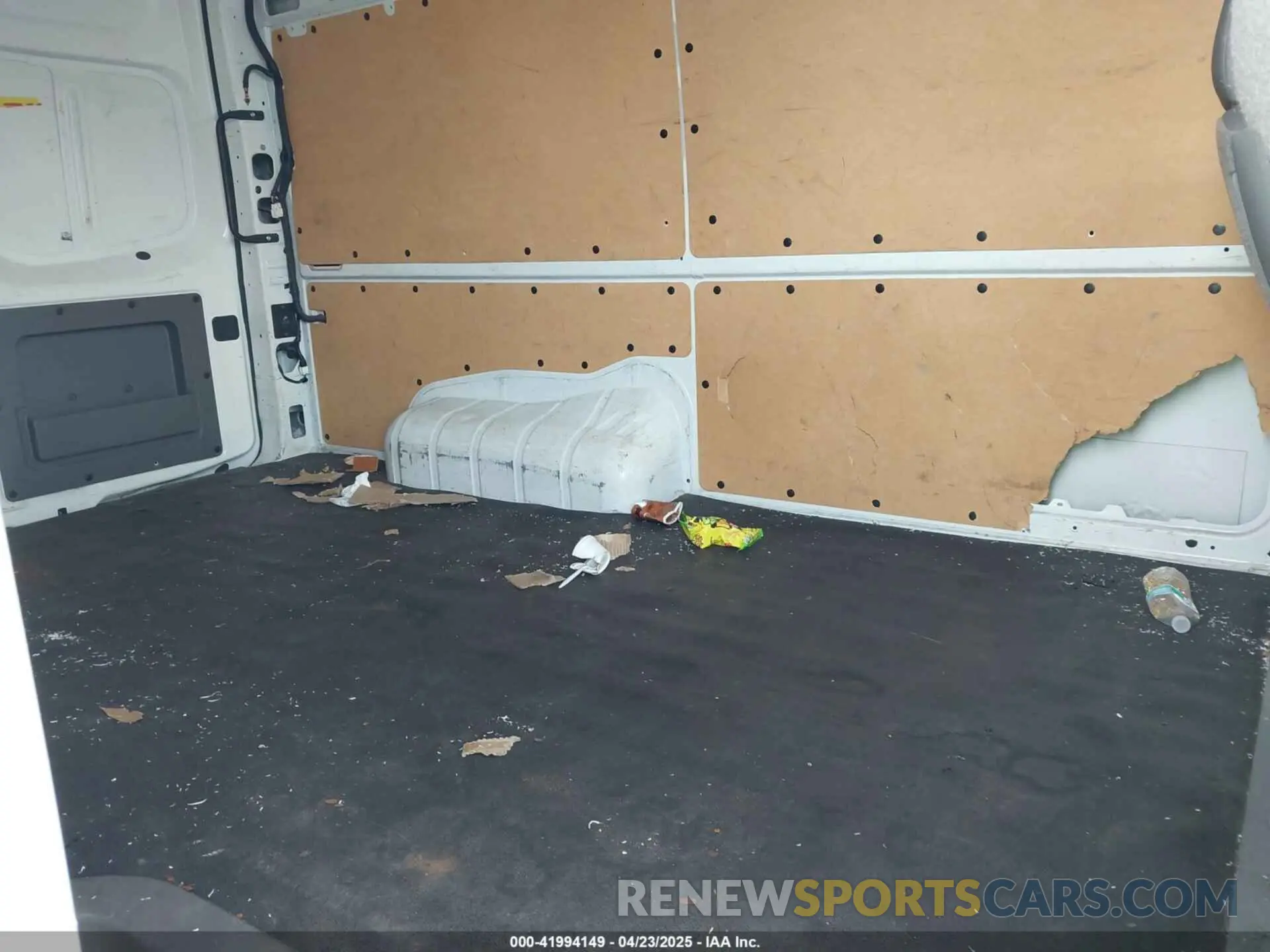 8 Photograph of a damaged car 1N6BF0LY9MN808457 NISSAN NV CARGO NV2500 HD 2021