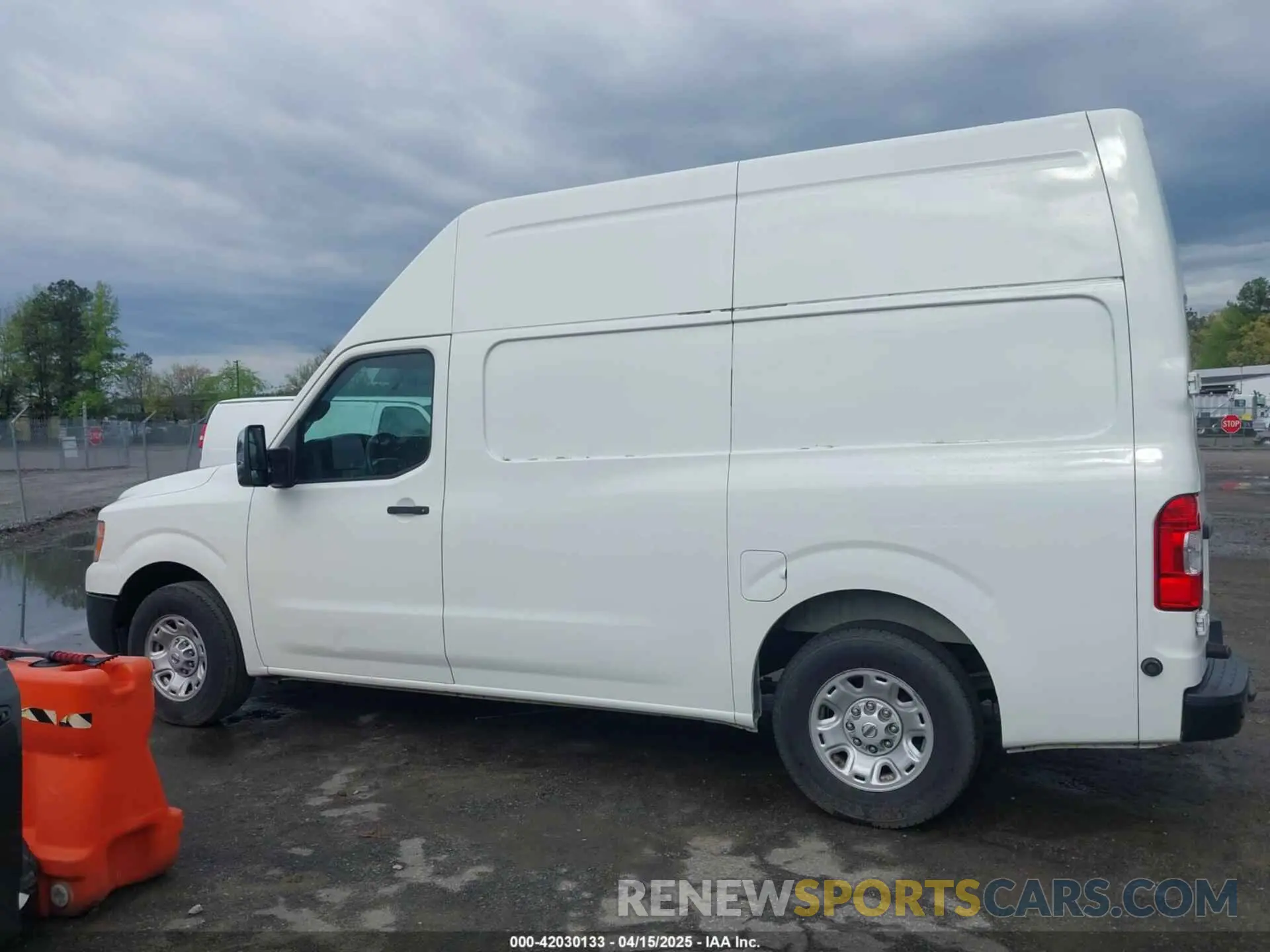 14 Photograph of a damaged car 1N6AF0LY0LN804839 NISSAN NV CARGO NV3500 HD 2020