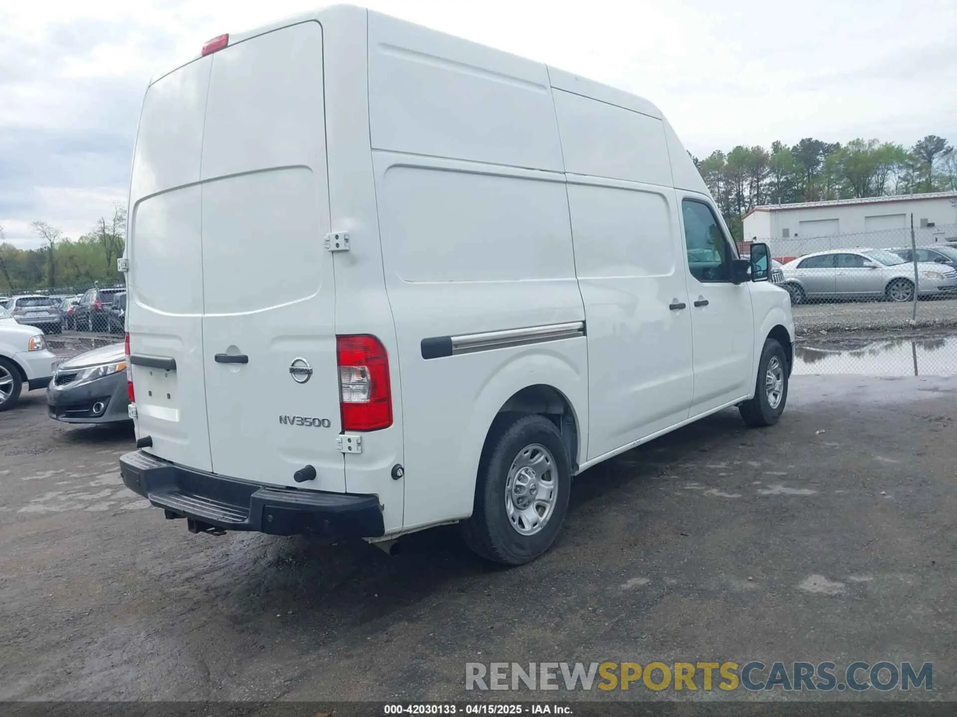 4 Photograph of a damaged car 1N6AF0LY0LN804839 NISSAN NV CARGO NV3500 HD 2020
