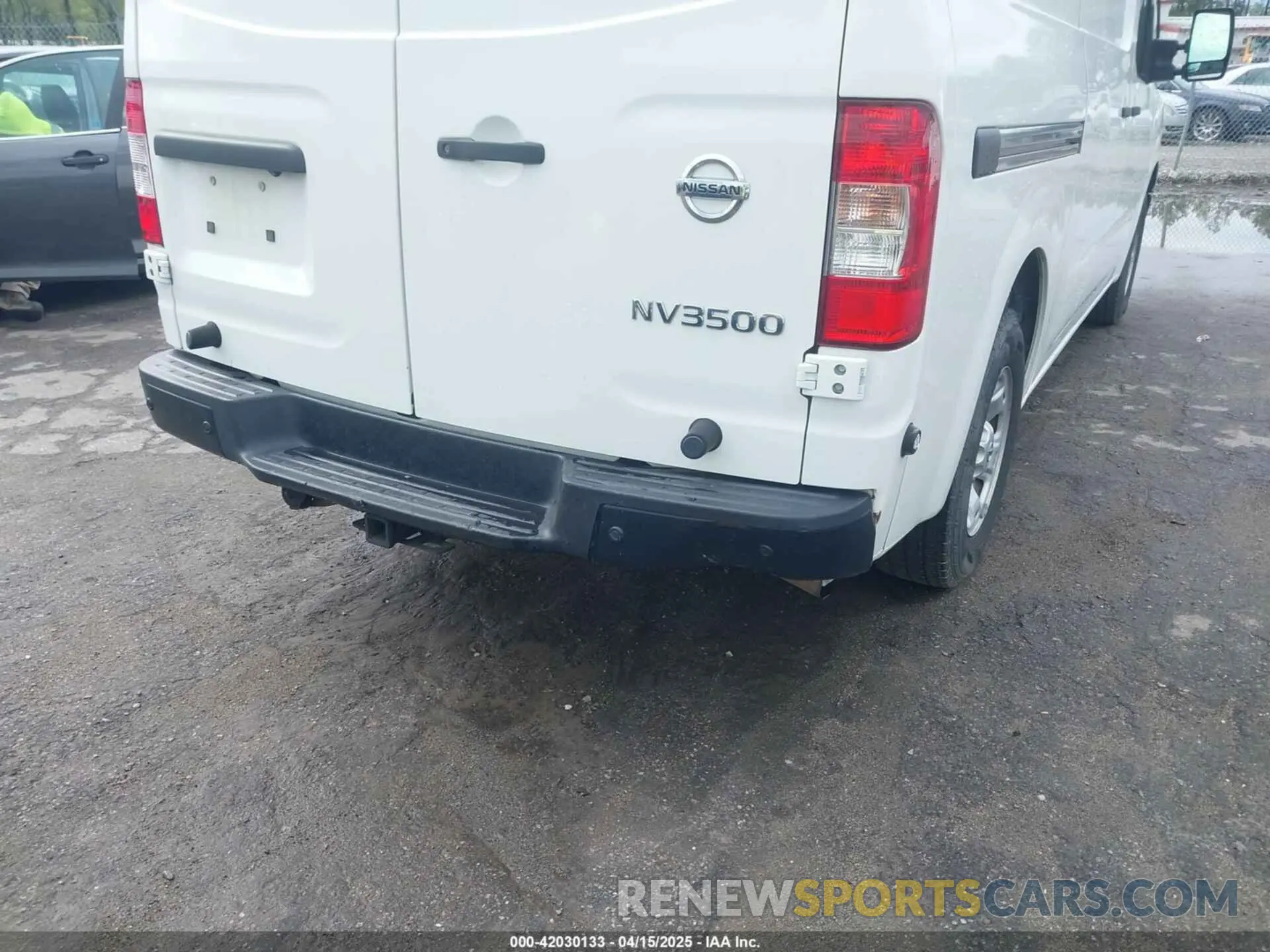 6 Photograph of a damaged car 1N6AF0LY0LN804839 NISSAN NV CARGO NV3500 HD 2020