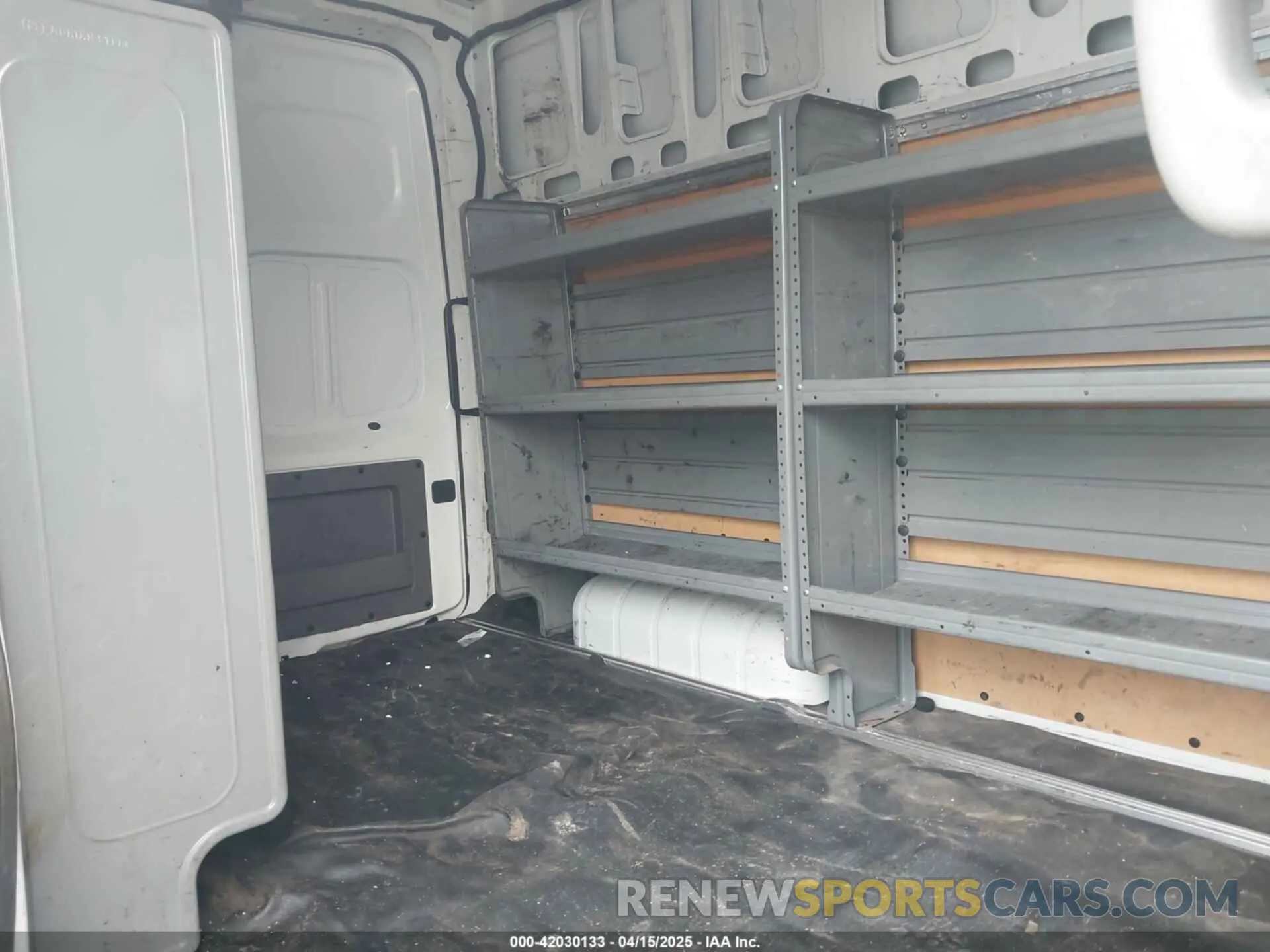 8 Photograph of a damaged car 1N6AF0LY0LN804839 NISSAN NV CARGO NV3500 HD 2020