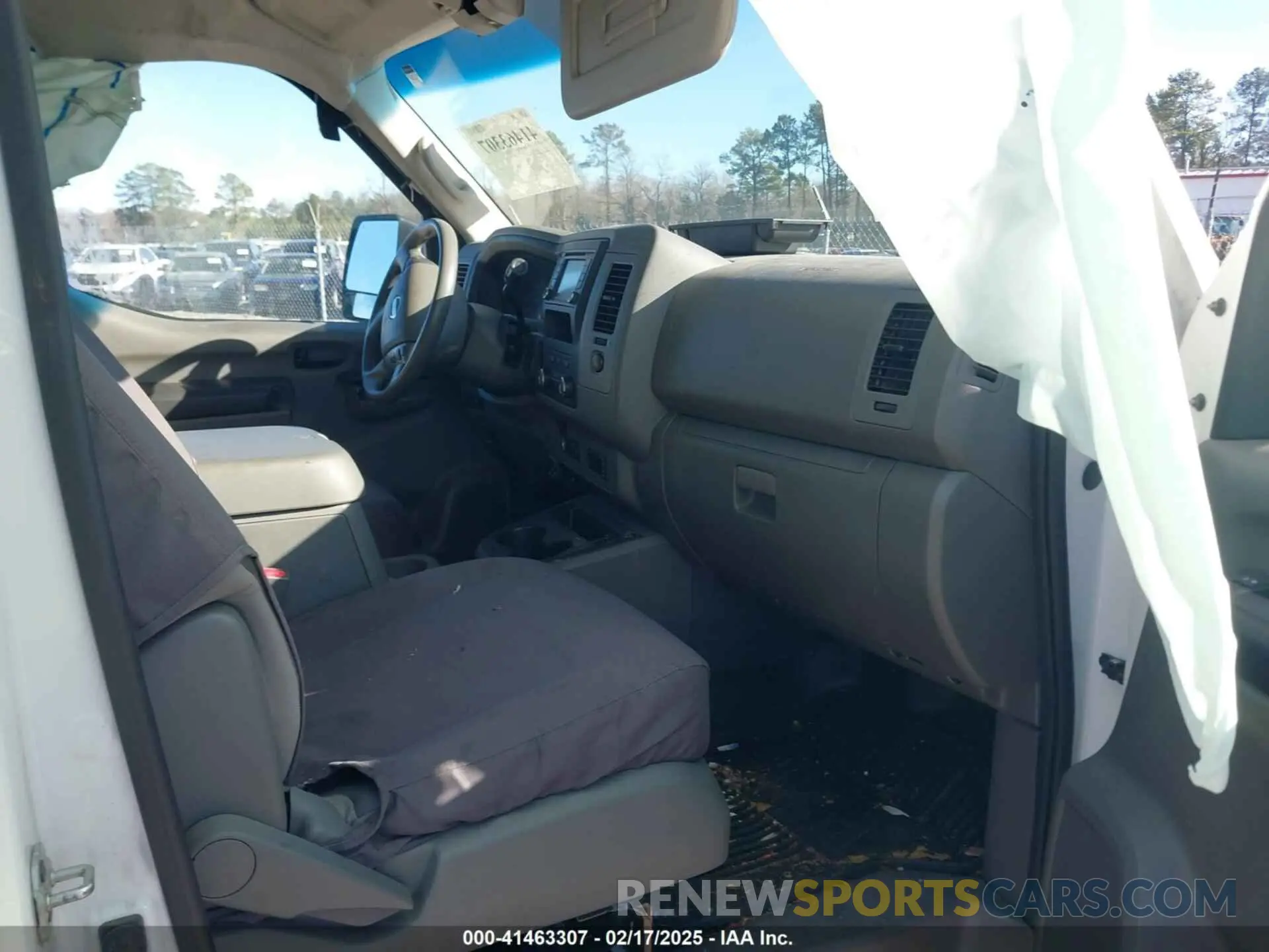5 Photograph of a damaged car 1N6AF0KY7MN804565 NISSAN NV CARGO NV3500 HD 2021