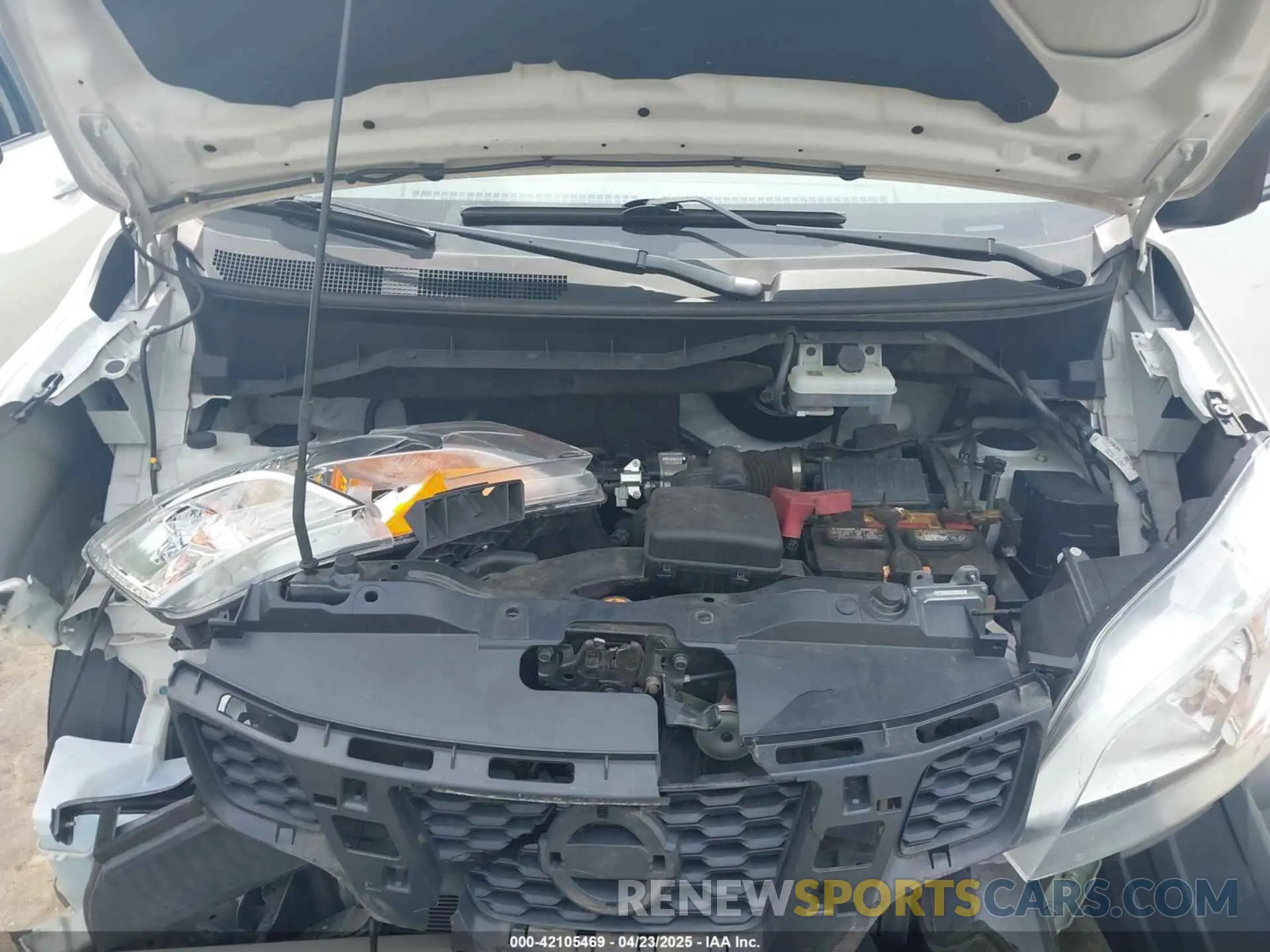 10 Photograph of a damaged car 3N6CM0KN0KK701673 NISSAN NV200 2019