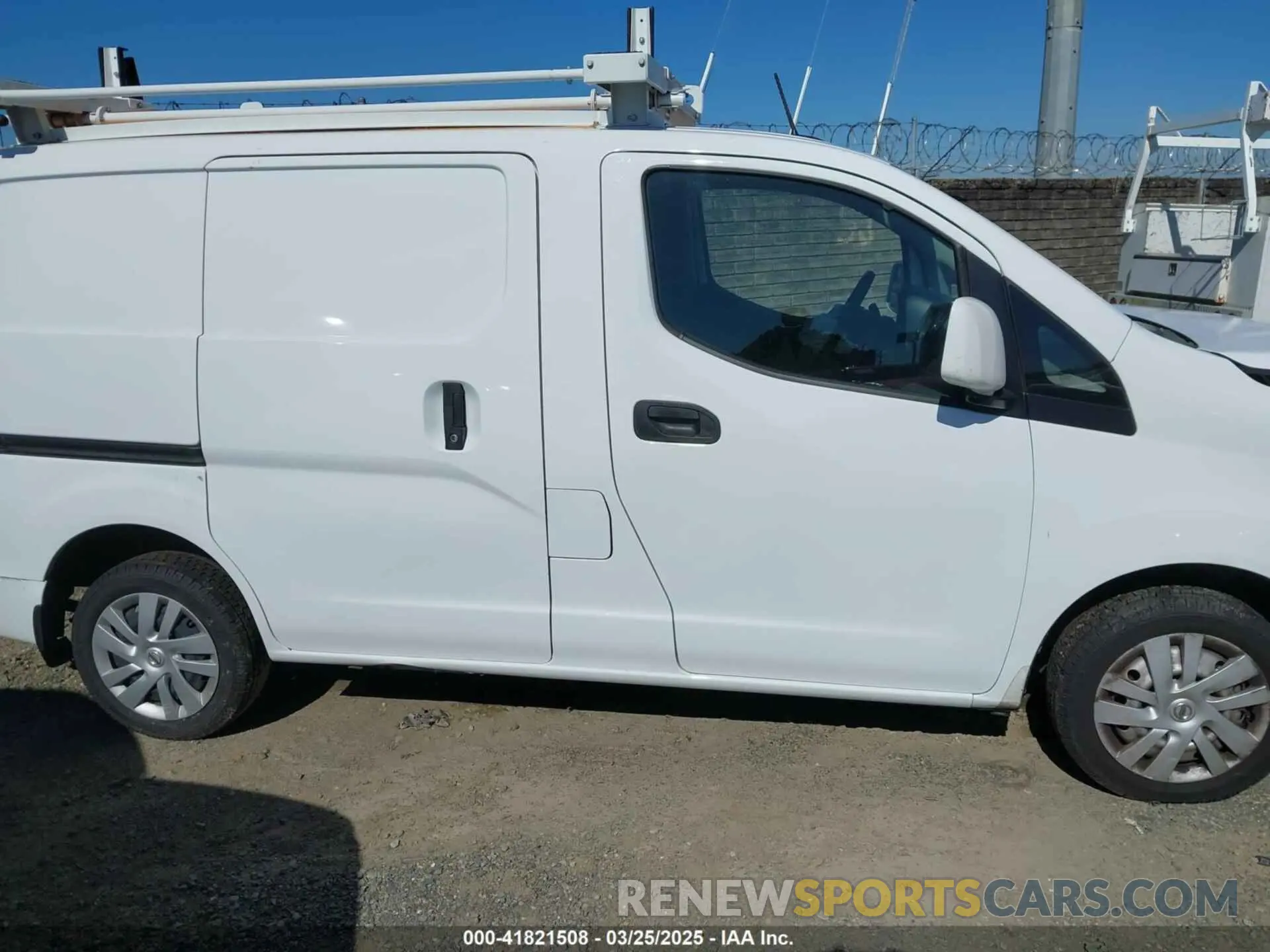 14 Photograph of a damaged car 3N6CM0KN1KK699268 NISSAN NV200 2019