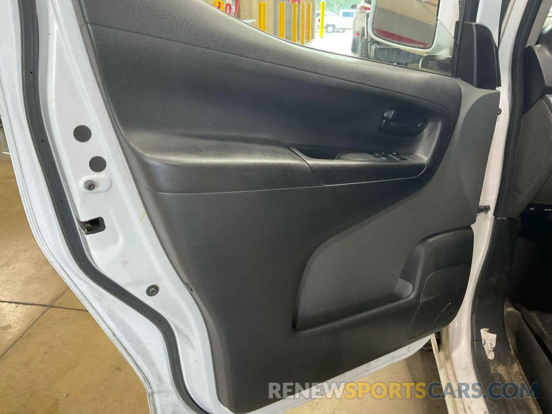 8 Photograph of a damaged car 3N6CM0KN1KK707059 NISSAN NV200 2019