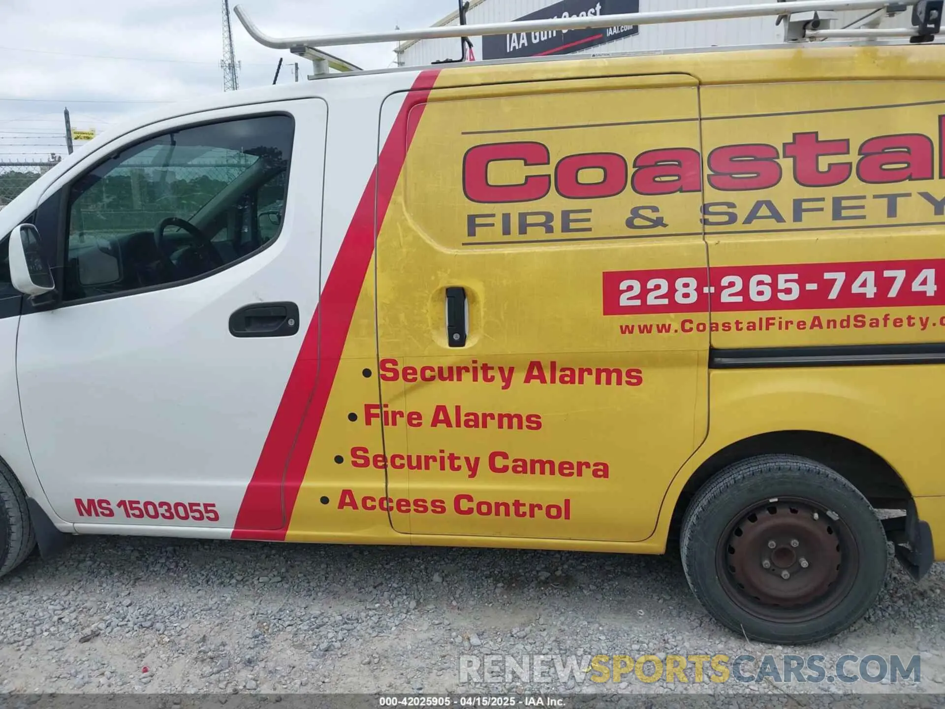14 Photograph of a damaged car 3N6CM0KN1KK711189 NISSAN NV200 2019