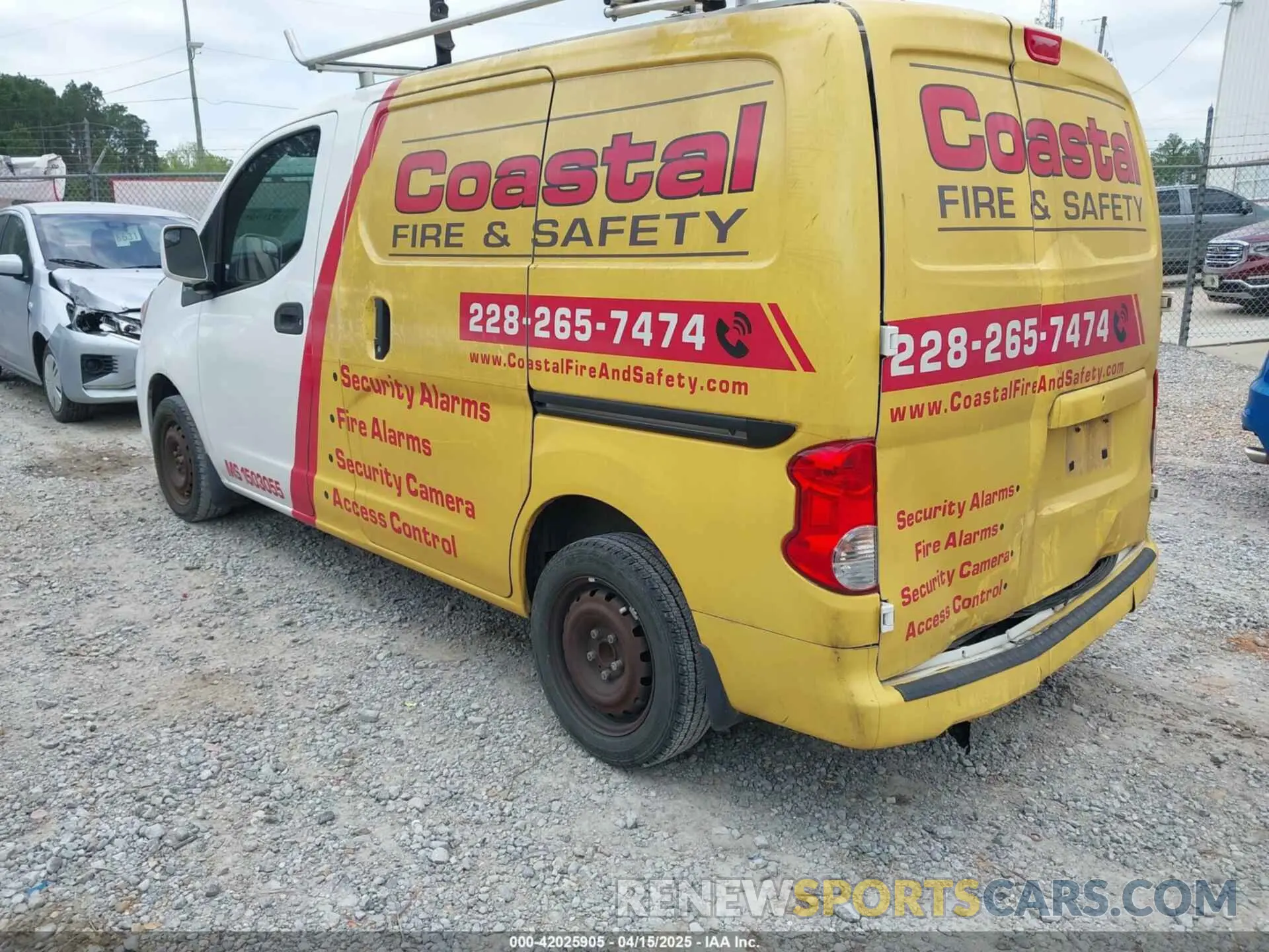 3 Photograph of a damaged car 3N6CM0KN1KK711189 NISSAN NV200 2019