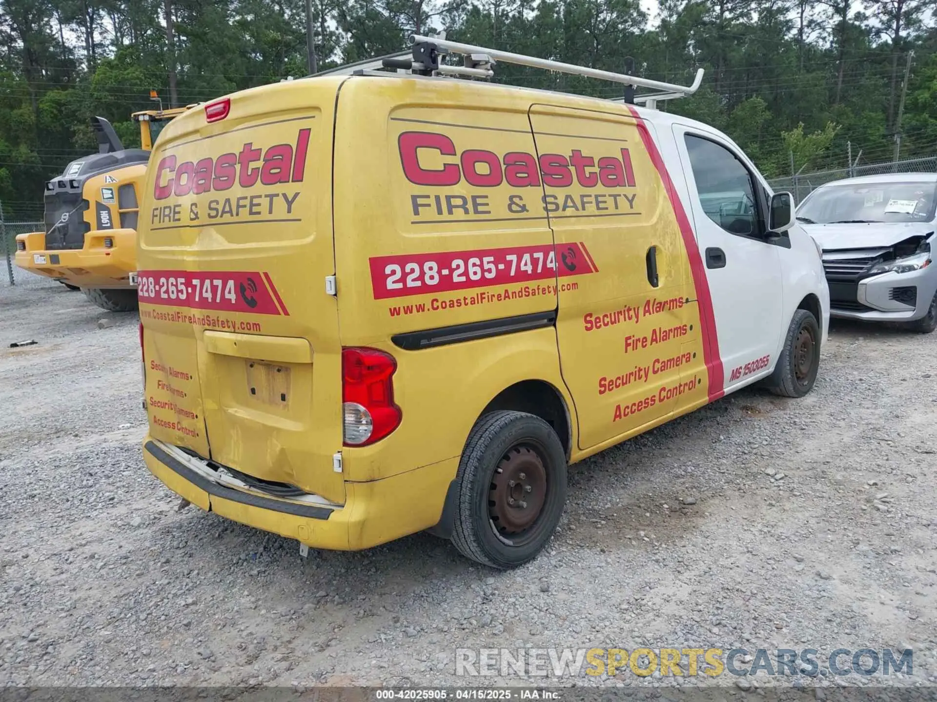 4 Photograph of a damaged car 3N6CM0KN1KK711189 NISSAN NV200 2019