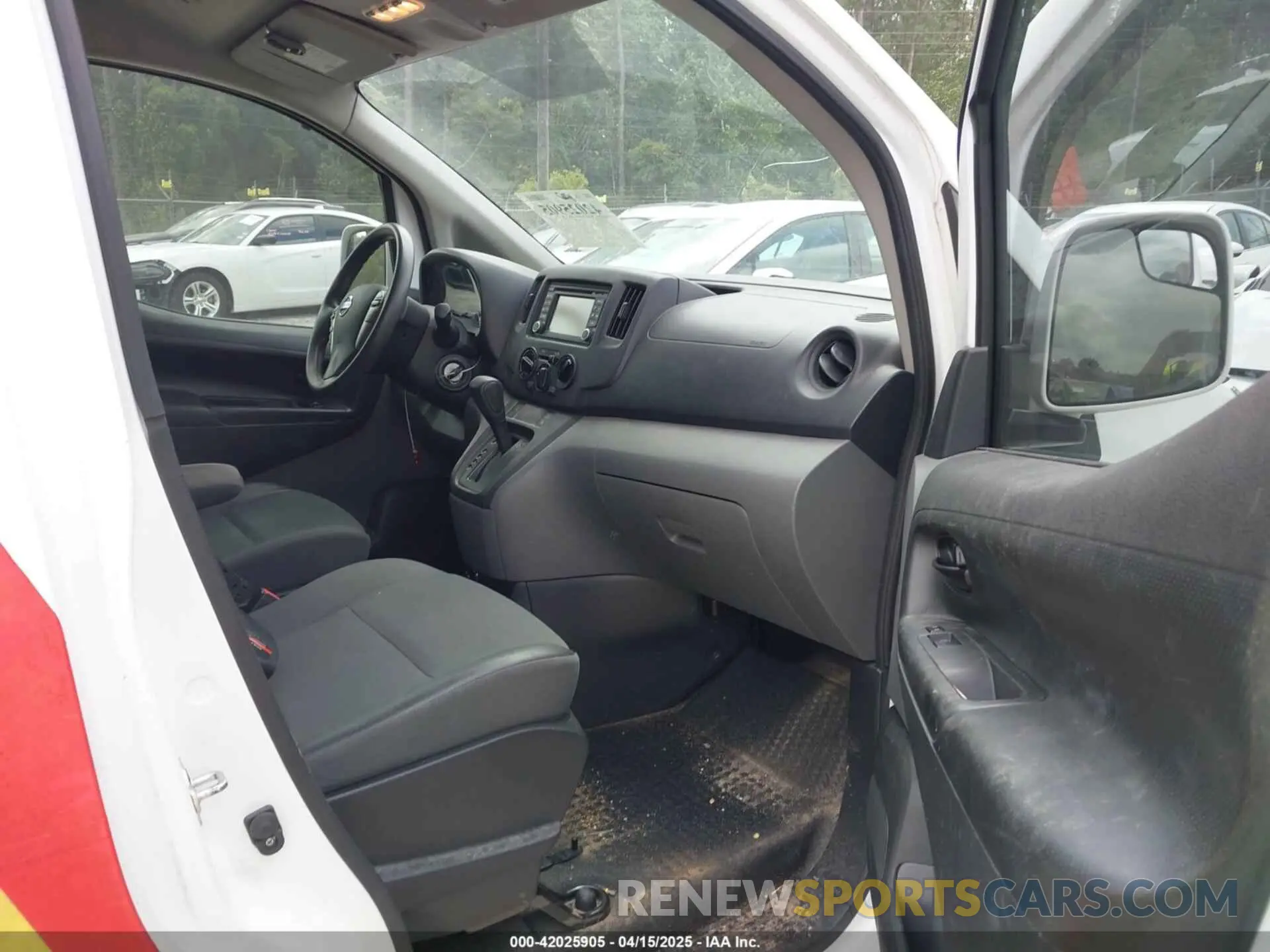 5 Photograph of a damaged car 3N6CM0KN1KK711189 NISSAN NV200 2019