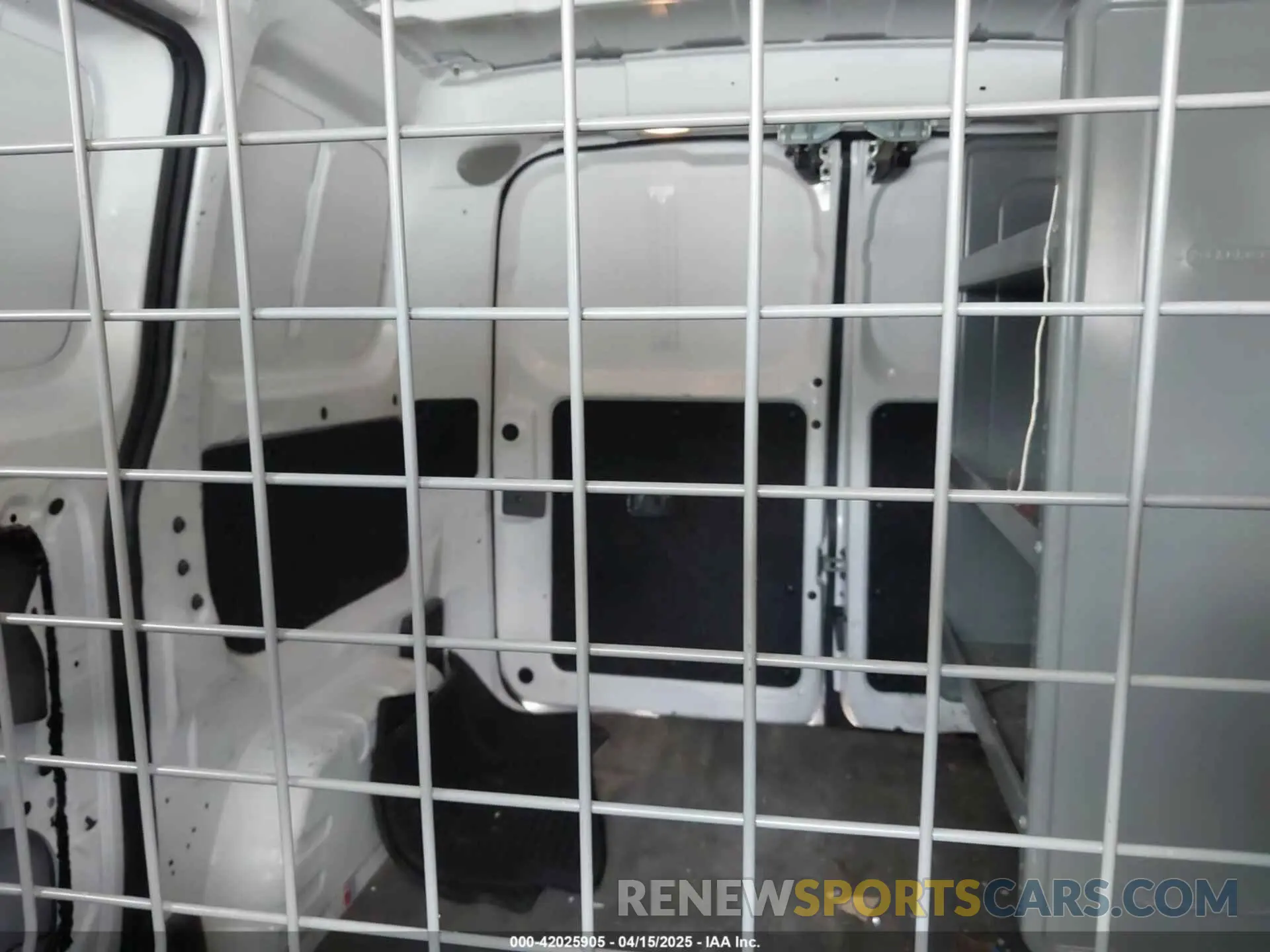 8 Photograph of a damaged car 3N6CM0KN1KK711189 NISSAN NV200 2019