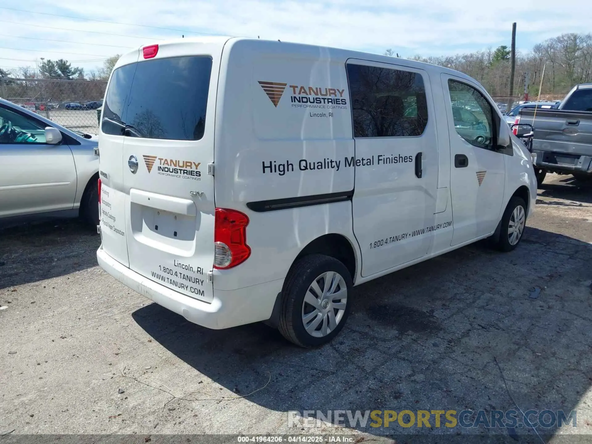 4 Photograph of a damaged car 3N6CM0KN2KK695570 NISSAN NV200 2019