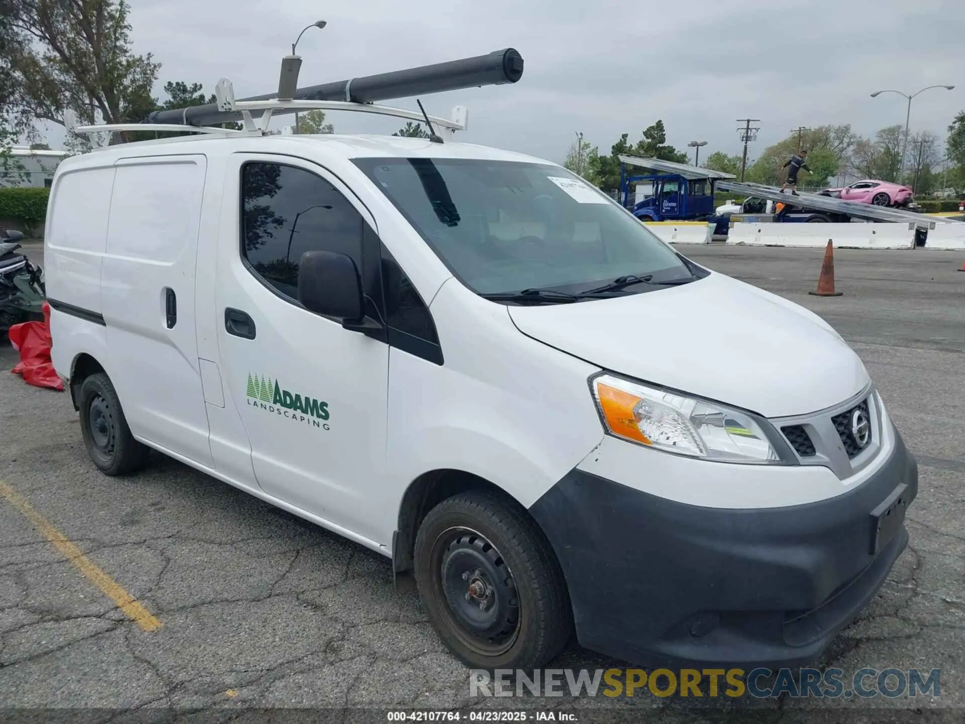 1 Photograph of a damaged car 3N6CM0KN2KK704140 NISSAN NV200 2019
