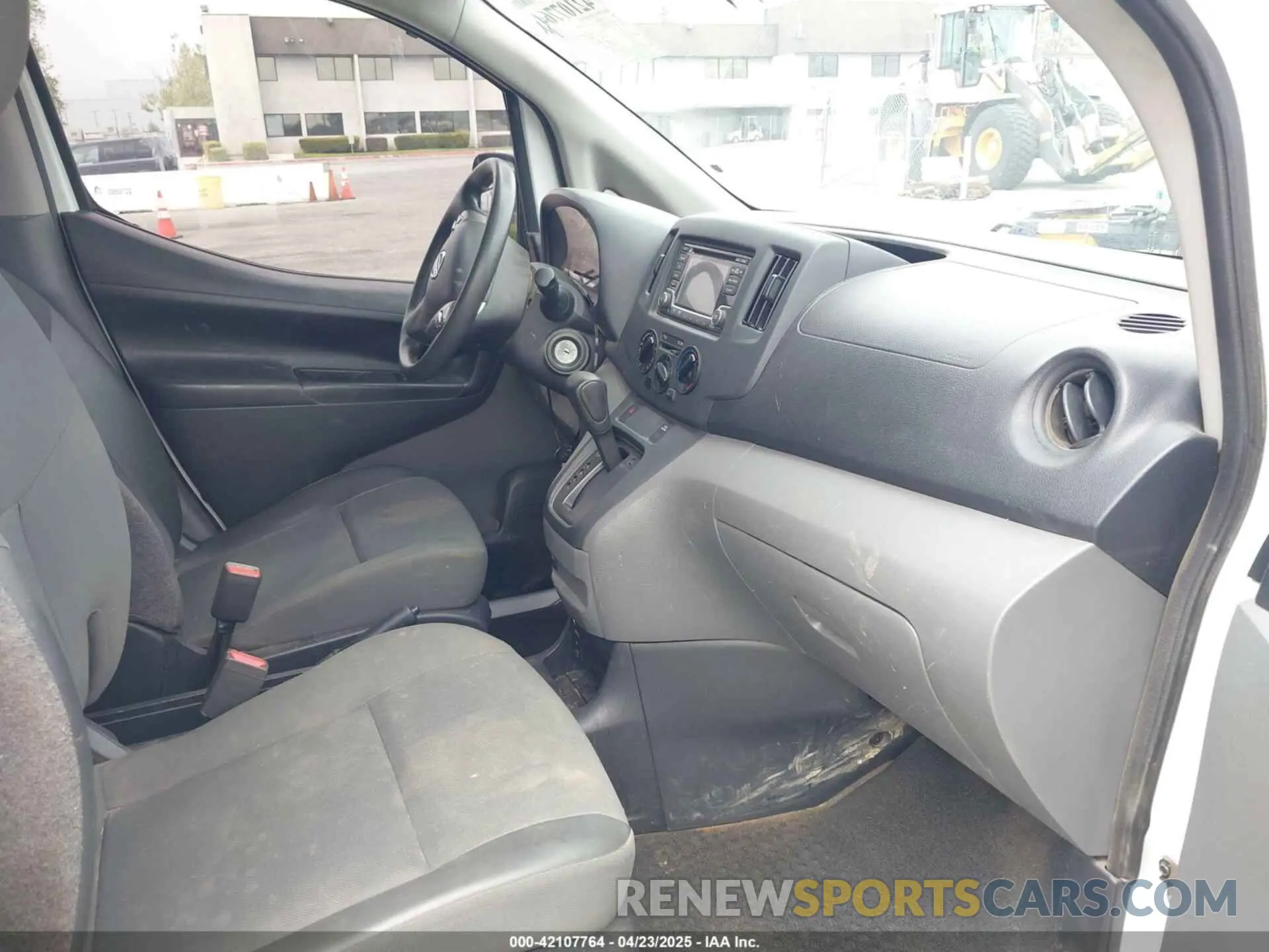 5 Photograph of a damaged car 3N6CM0KN2KK704140 NISSAN NV200 2019