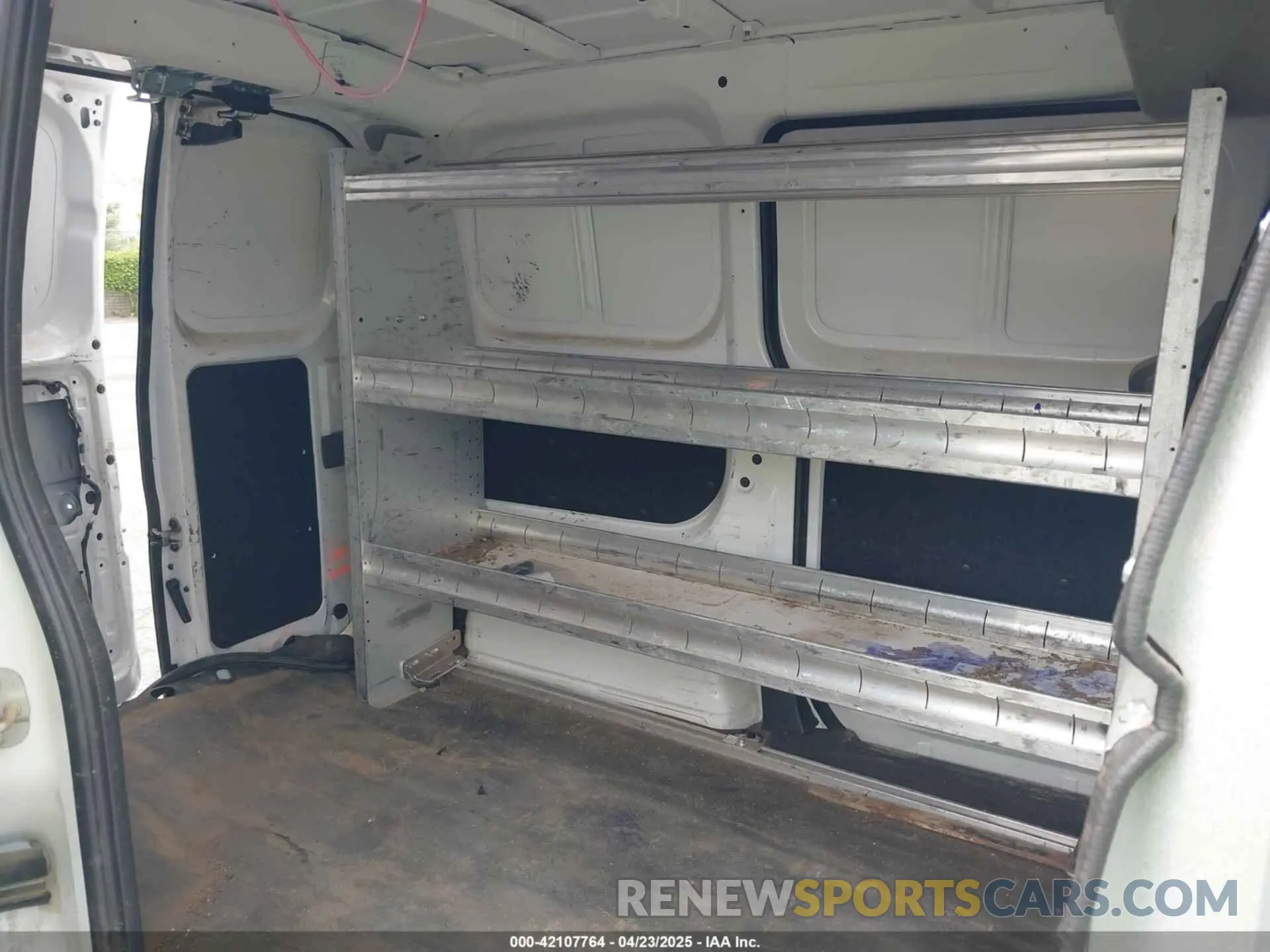 8 Photograph of a damaged car 3N6CM0KN2KK704140 NISSAN NV200 2019