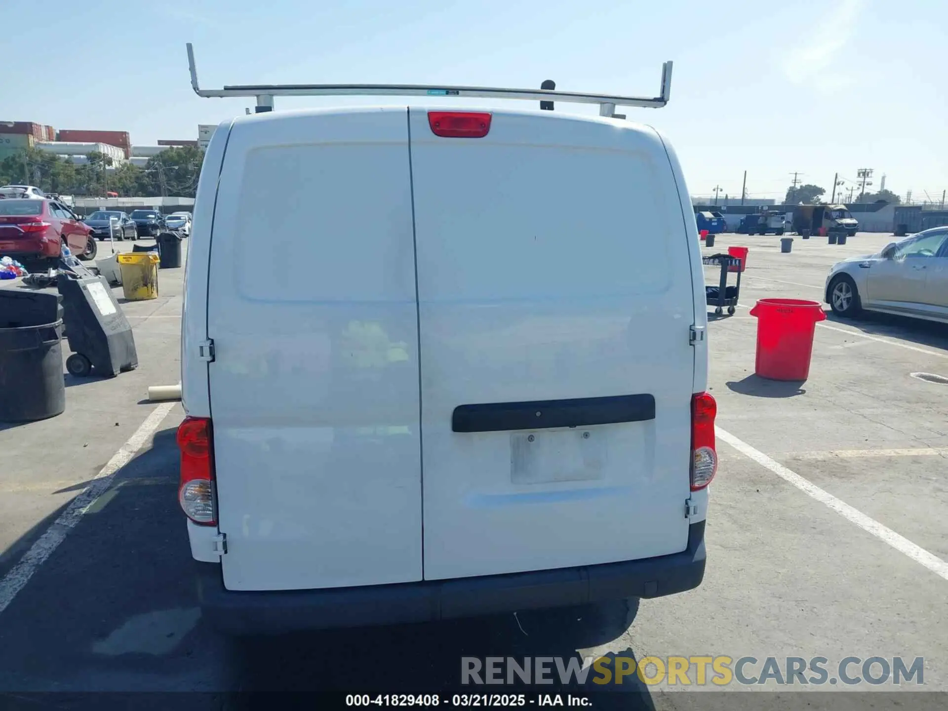 15 Photograph of a damaged car 3N6CM0KN2KK707488 NISSAN NV200 2019