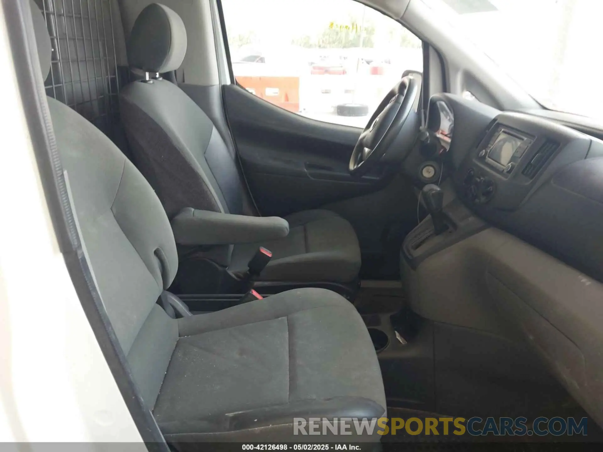 5 Photograph of a damaged car 3N6CM0KN2KK710598 NISSAN NV200 2019
