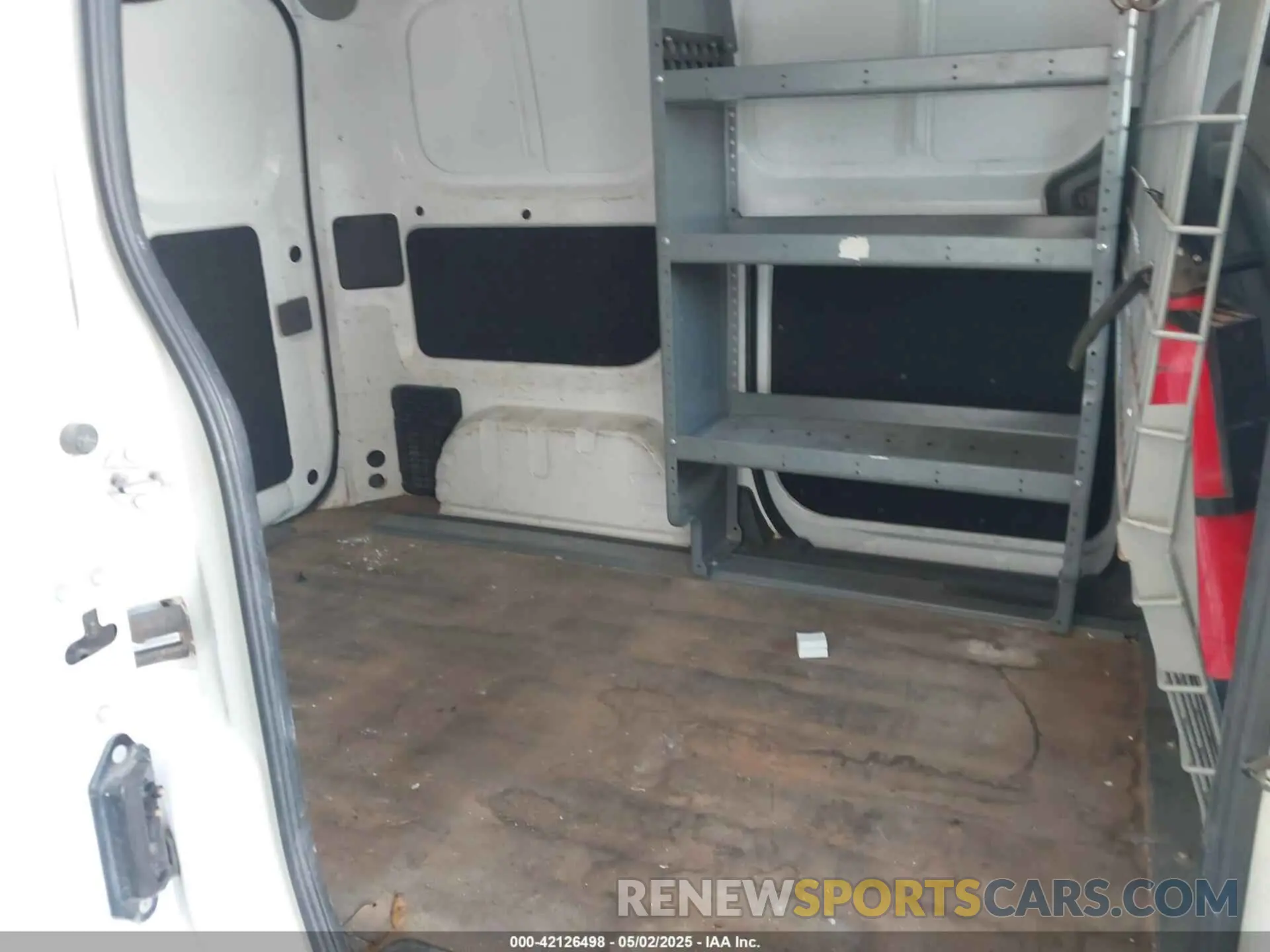 8 Photograph of a damaged car 3N6CM0KN2KK710598 NISSAN NV200 2019