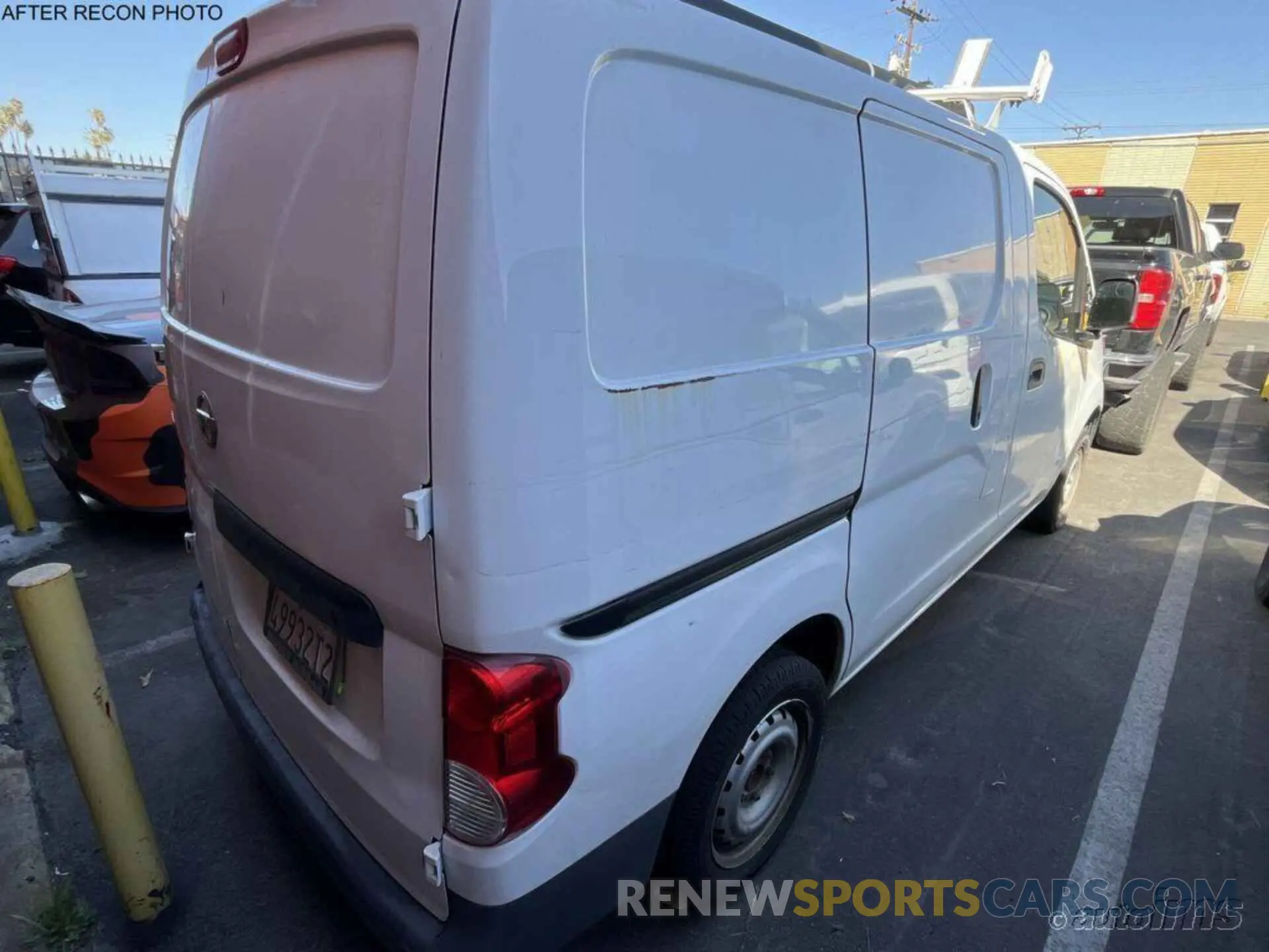 10 Photograph of a damaged car 3N6CM0KN3KK698946 NISSAN NV200 2019