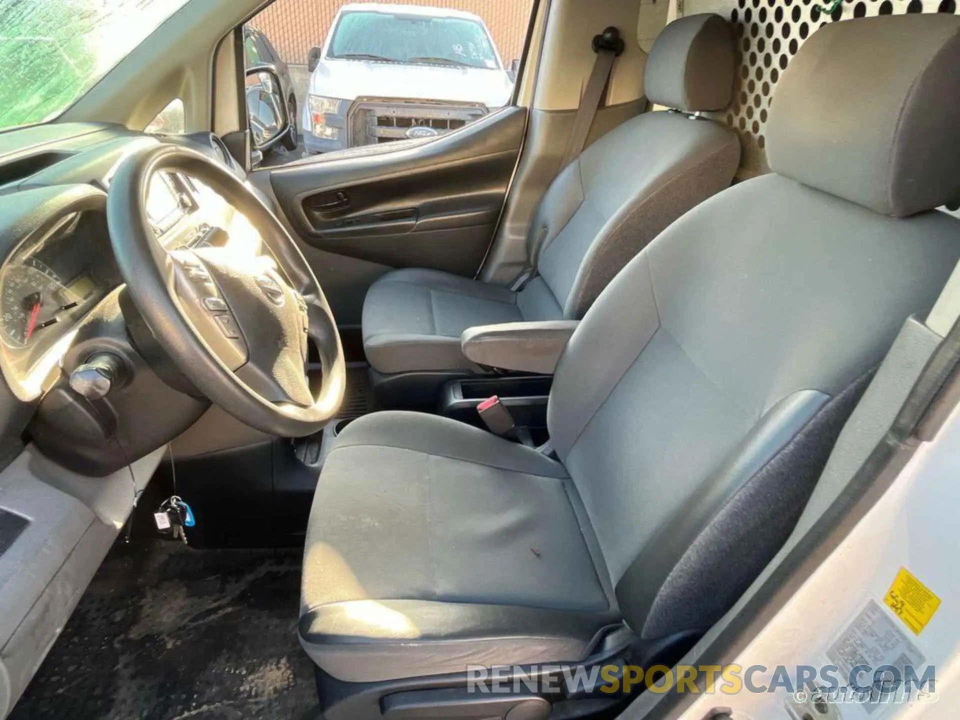 9 Photograph of a damaged car 3N6CM0KN3KK698946 NISSAN NV200 2019