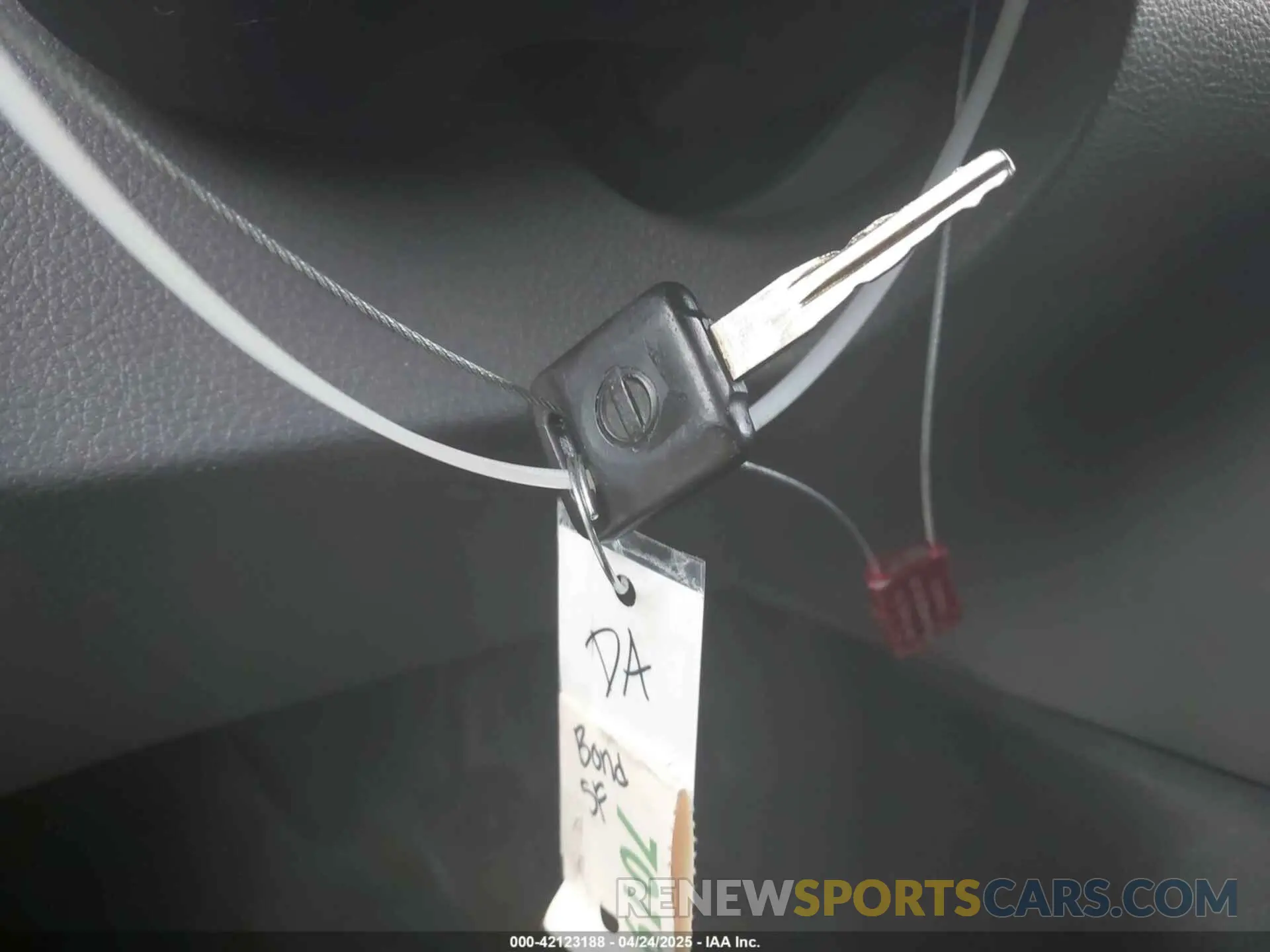 11 Photograph of a damaged car 3N6CM0KN3KK699370 NISSAN NV200 2019