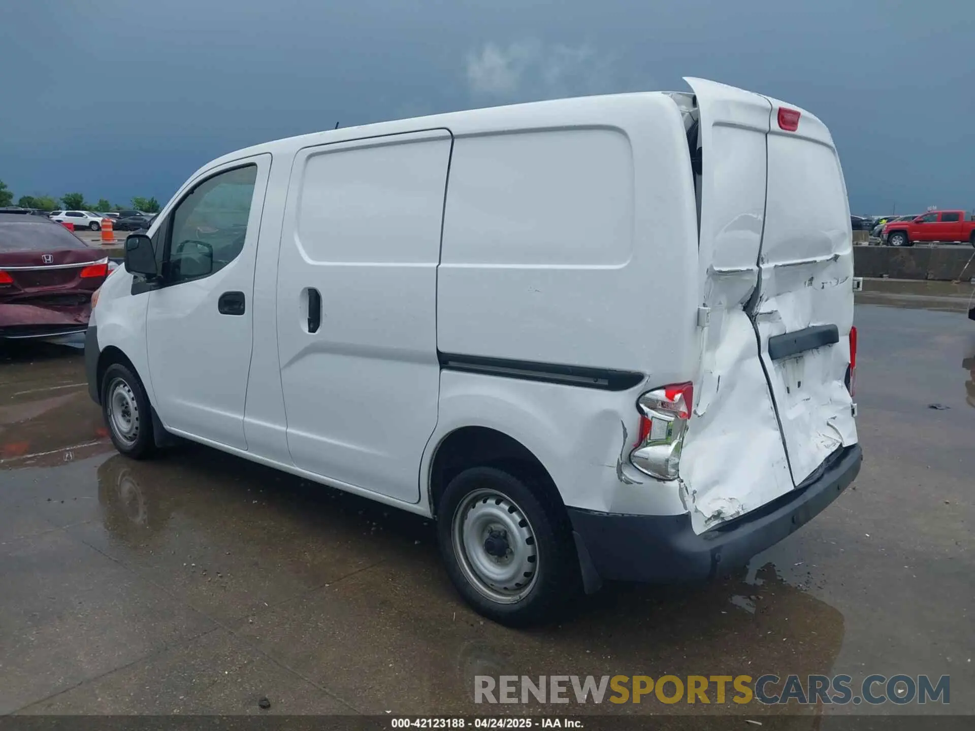 3 Photograph of a damaged car 3N6CM0KN3KK699370 NISSAN NV200 2019