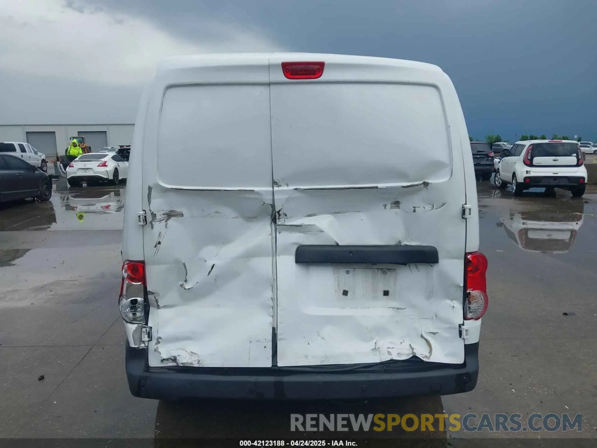 6 Photograph of a damaged car 3N6CM0KN3KK699370 NISSAN NV200 2019